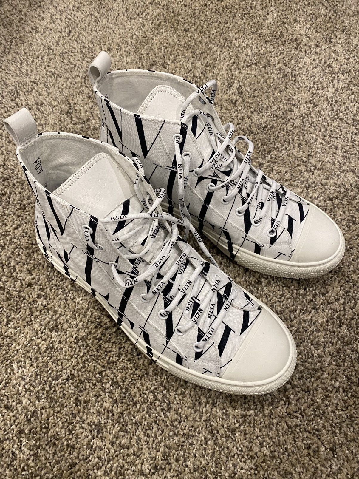 Valentino Valentino VLTN hi-tops Size US 10.5 / EU 43-44 - 3 Thumbnail