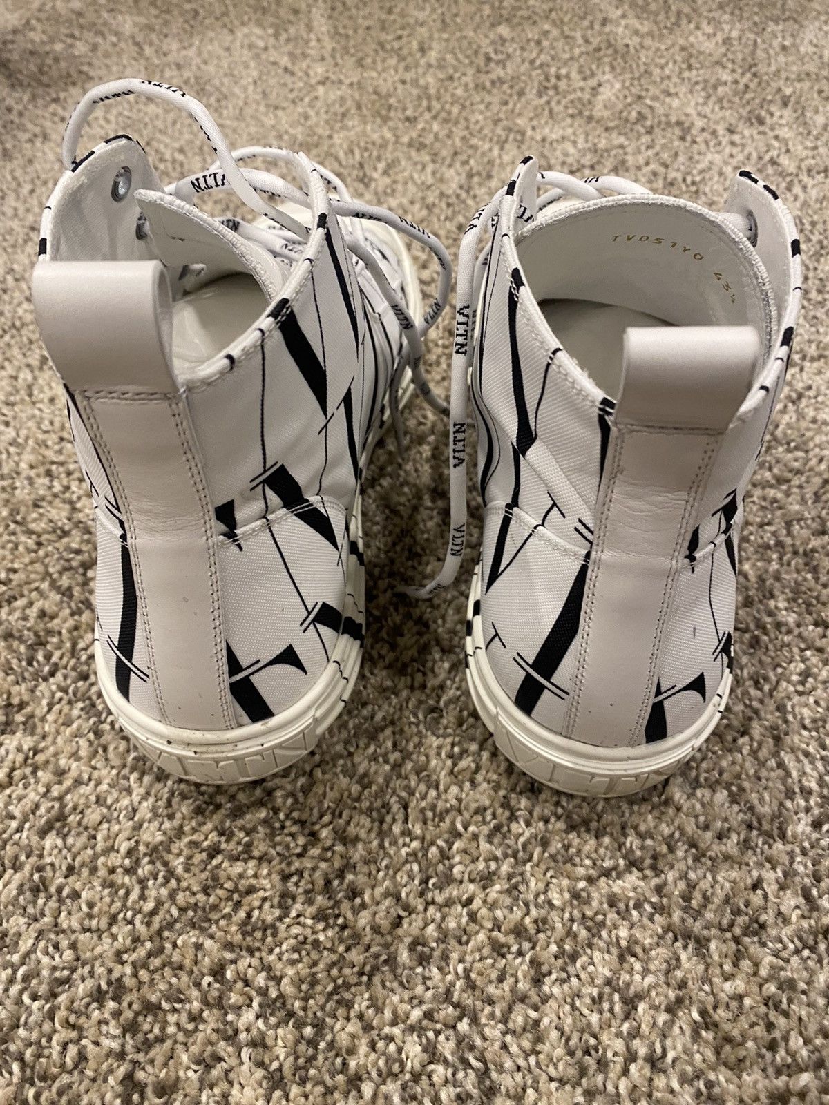 Valentino Valentino VLTN hi-tops Size US 10.5 / EU 43-44 - 2 Thumbnail
