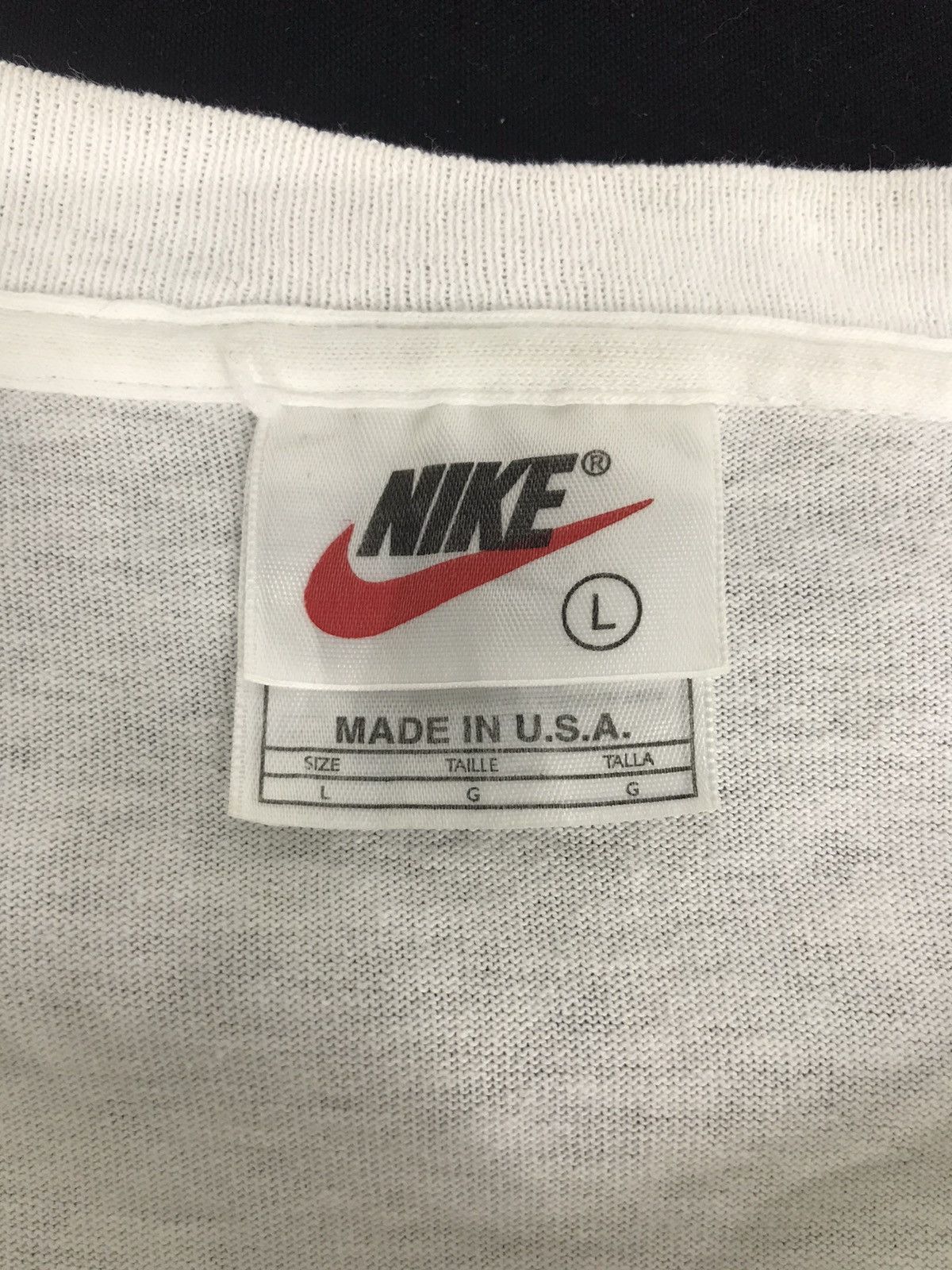Nike Vintage 90s Nike Basketball Big Logo Spell Out T Shirt Tee Size US L / EU 52-54 / 3 - 4 Thumbnail