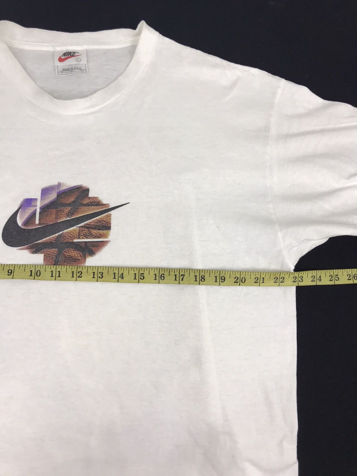 Nike Vintage 90s Nike Basketball Big Logo Spell Out T Shirt Tee Size US L / EU 52-54 / 3 - 6 Thumbnail