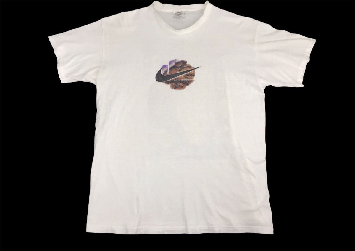 Nike Vintage 90s Nike Basketball Big Logo Spell Out T Shirt Tee Size US L / EU 52-54 / 3 - 3 Thumbnail