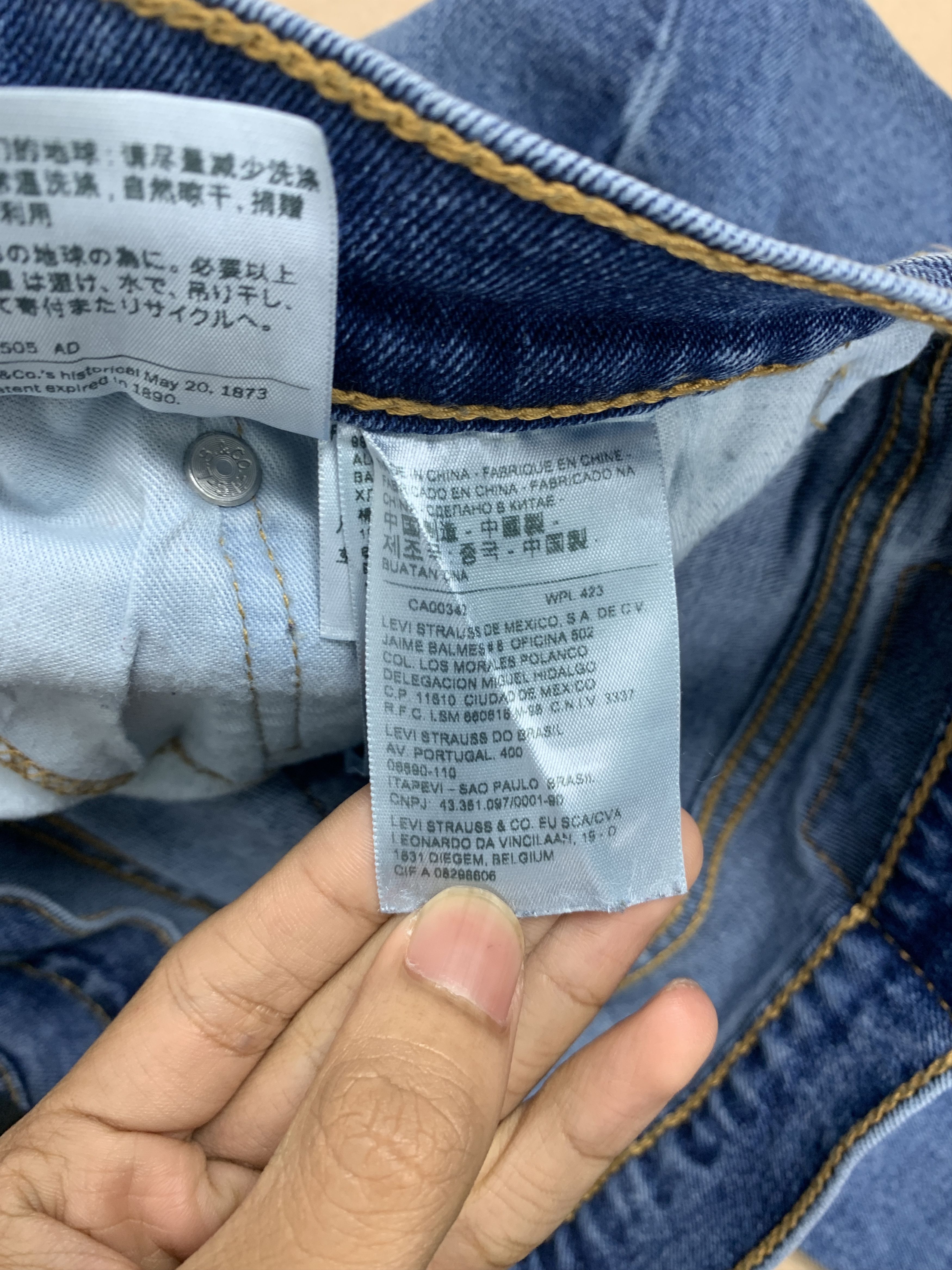 Levi's Vintage LEVI'S 505 Faded Mid Wash Straight Cut Jeans Size US 35 - 15 Thumbnail
