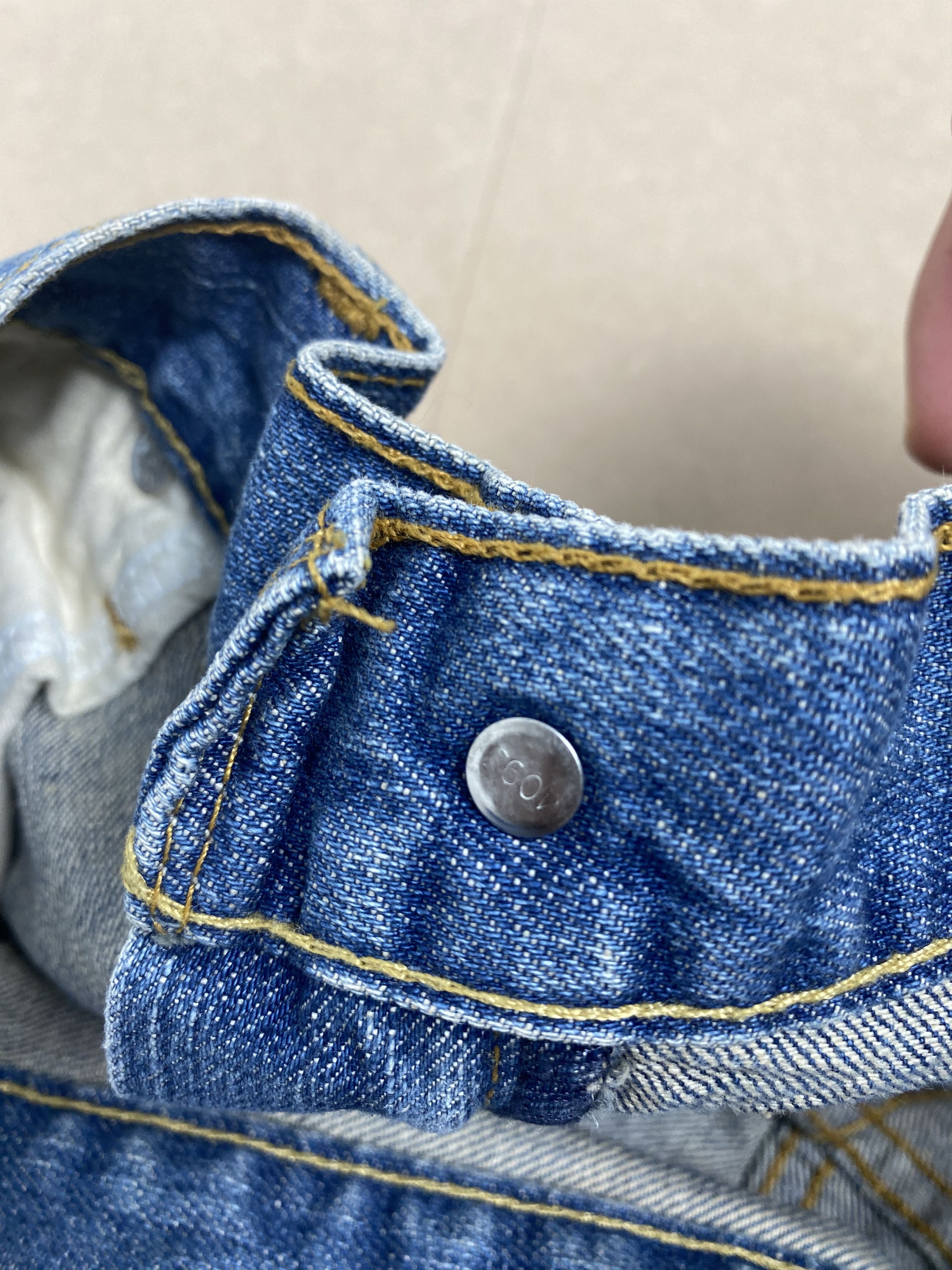 Levi's × Vintage Vintage LEVI'S 527 Bootcut Distressed Faded Mid Wash Jeans Size US 35 - 13 Thumbnail