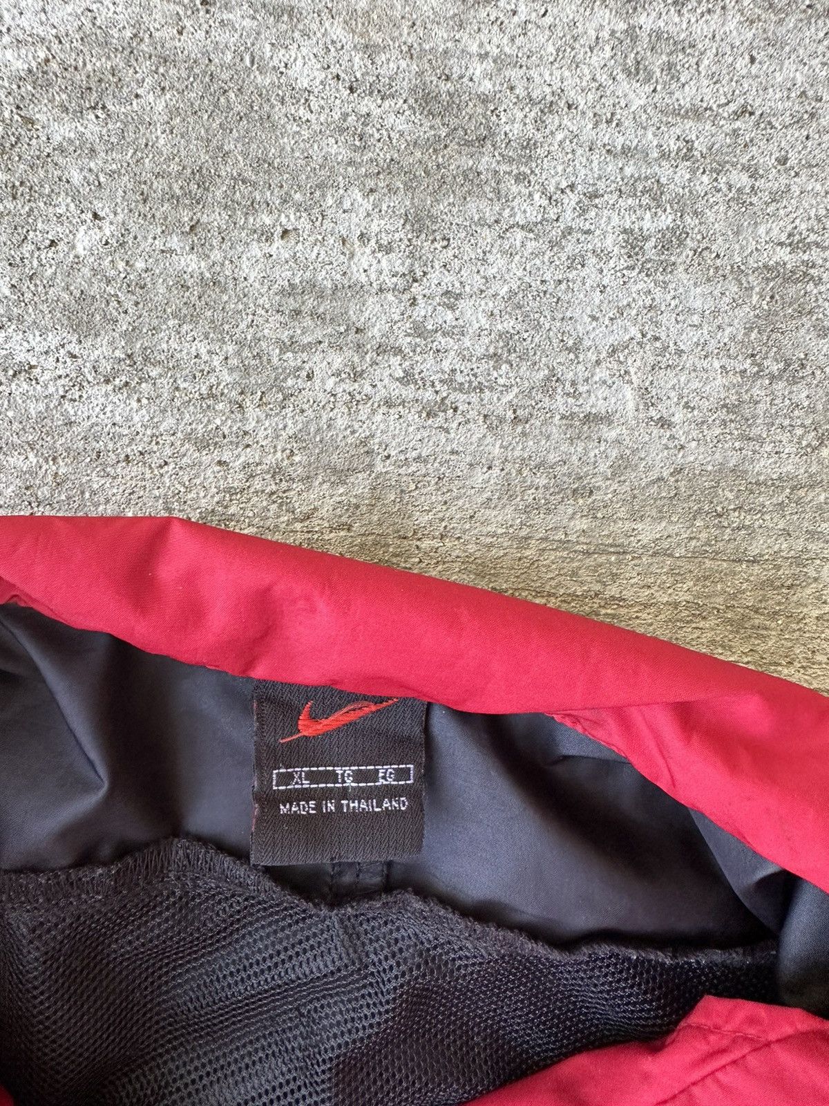 Nike Vintage 90s Nike Windbreaker Track Jacket Size US XL / EU 56 / 4 - 7 Thumbnail