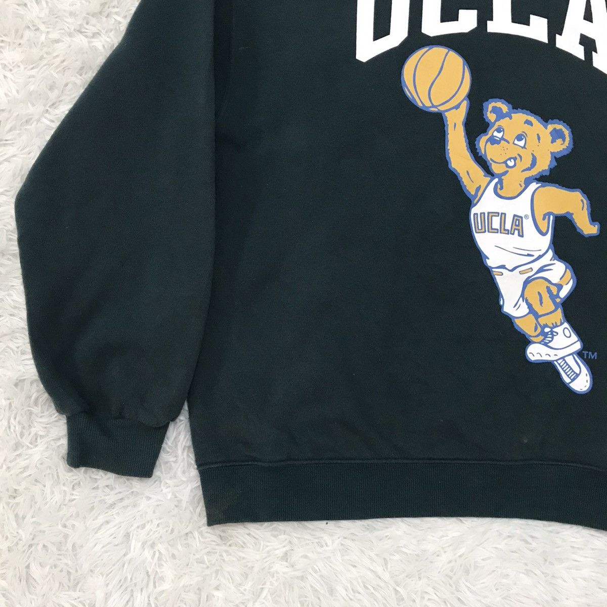 Divided UCLA Divided H&M Big Printed Sweatshirt Size US S / EU 44-46 / 1 - 3 Thumbnail