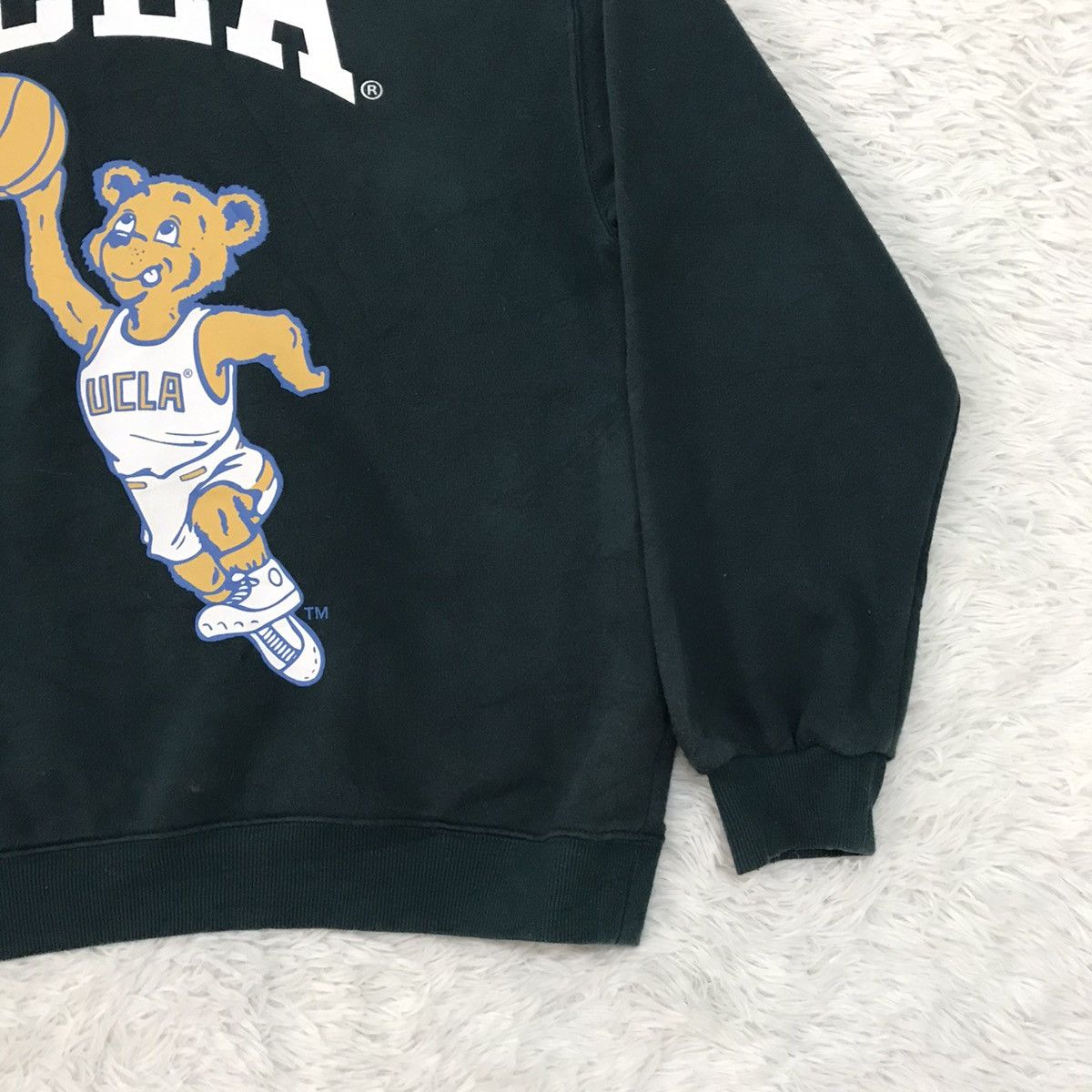 Divided UCLA Divided H&M Big Printed Sweatshirt Size US S / EU 44-46 / 1 - 4 Thumbnail