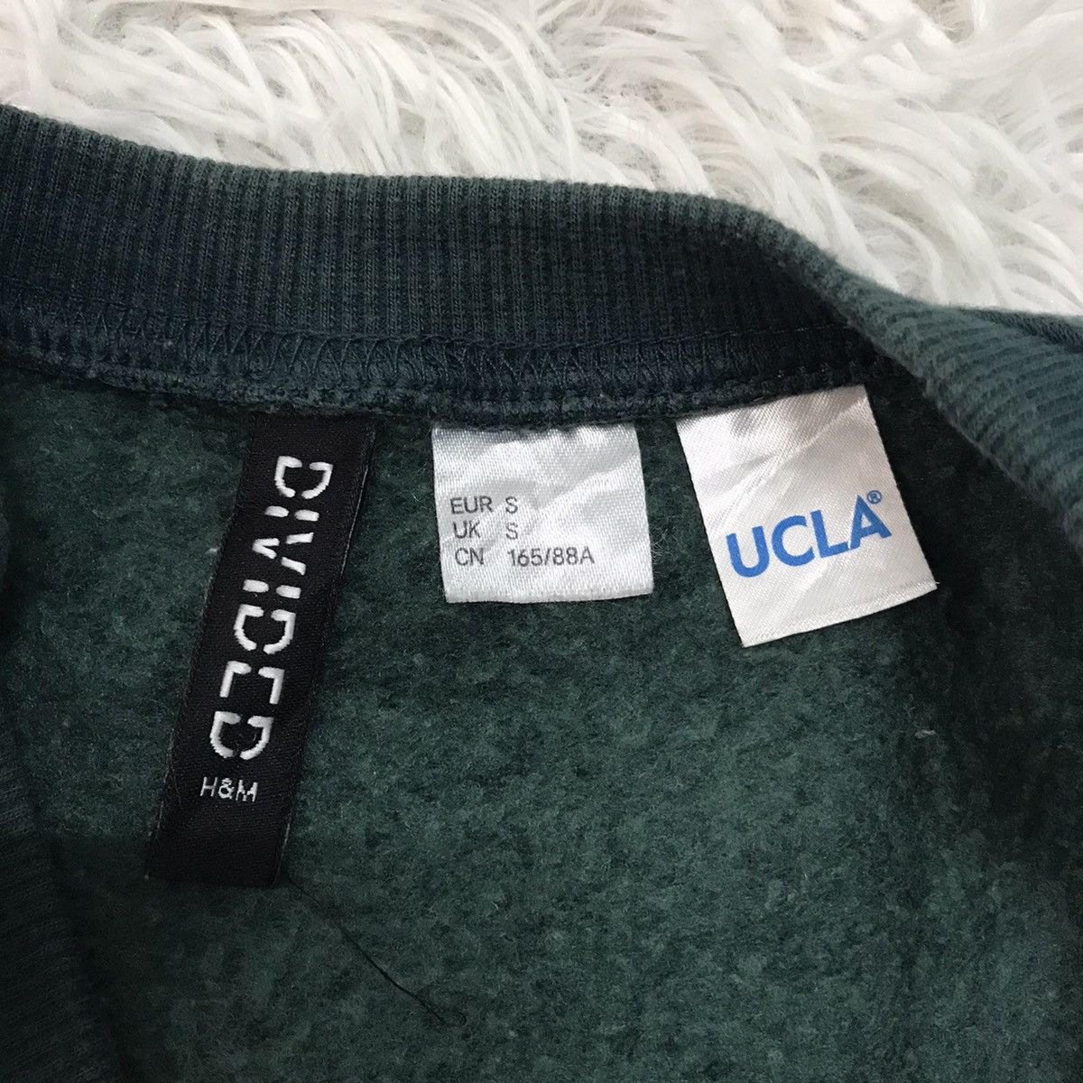 Divided UCLA Divided H&M Big Printed Sweatshirt Size US S / EU 44-46 / 1 - 14 Thumbnail