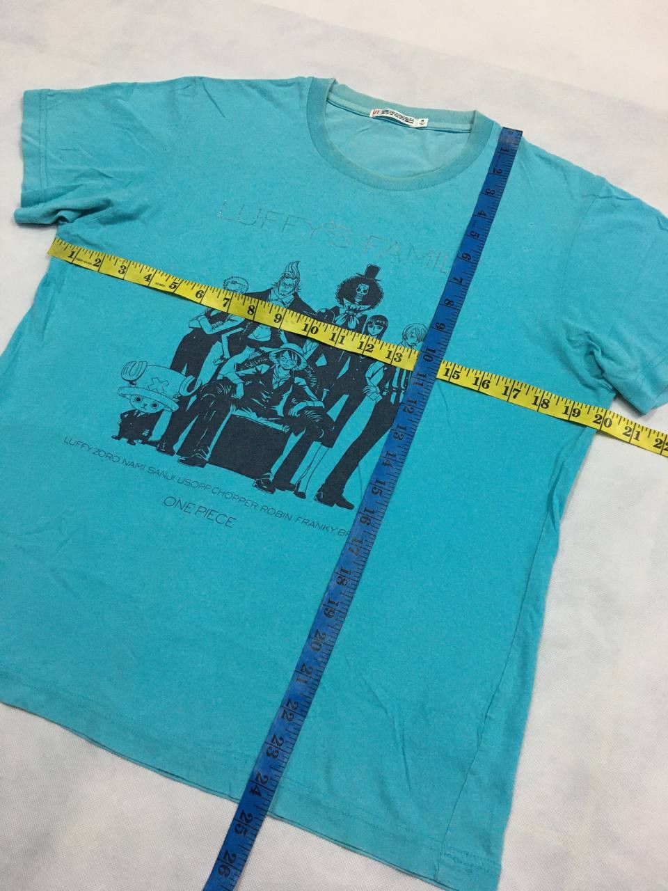 Anime × One Piece × Uniqlo One Piece Luffys Family Tee Size US M / EU 48-50 / 2 - 9 Thumbnail