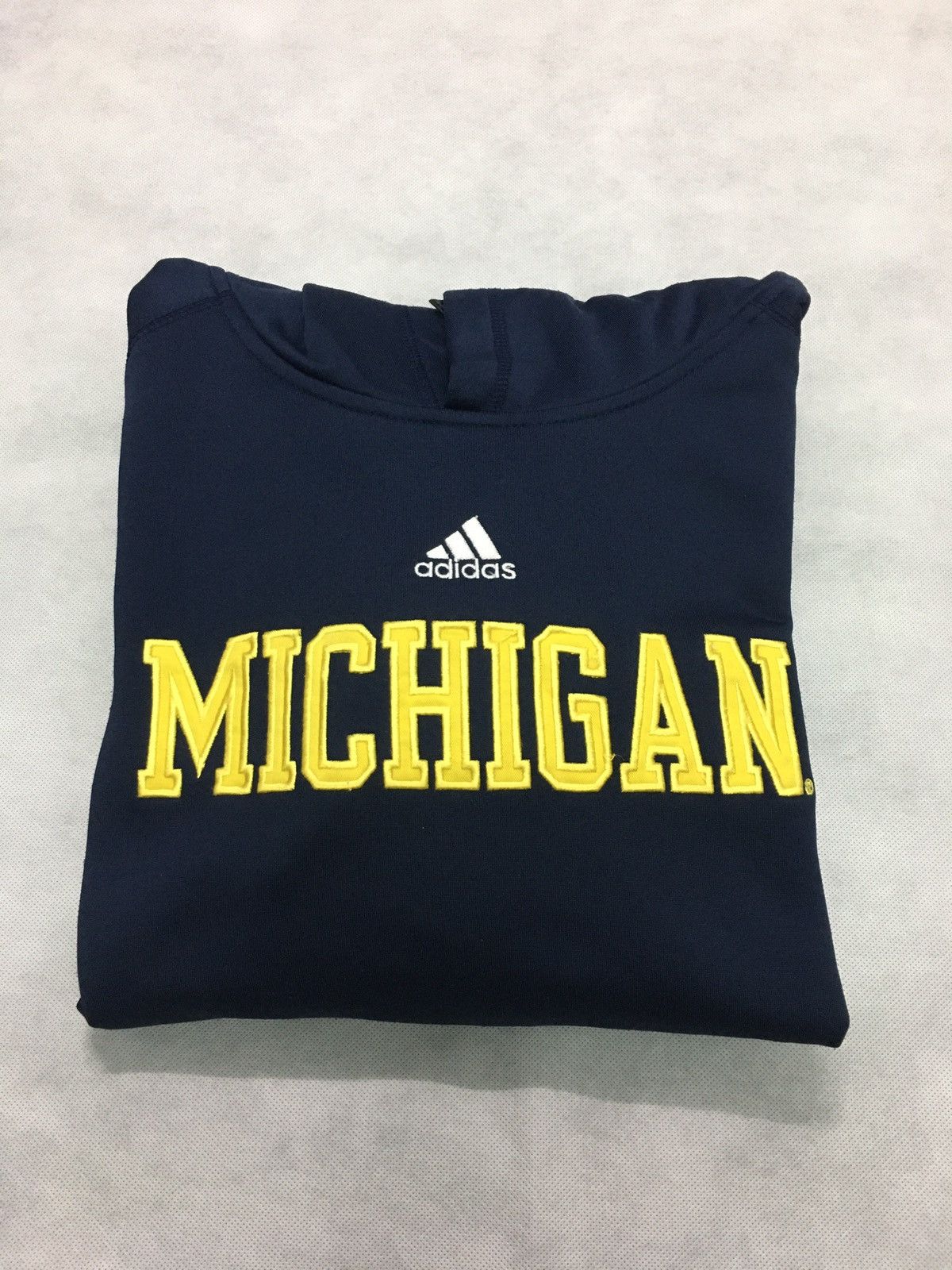 Adidas ADIDAS CENTRE LOGO X MICHIGAN COLLEGE SPELL OUT HOODIE Size US S / EU 44-46 / 1 - 2 Thumbnail