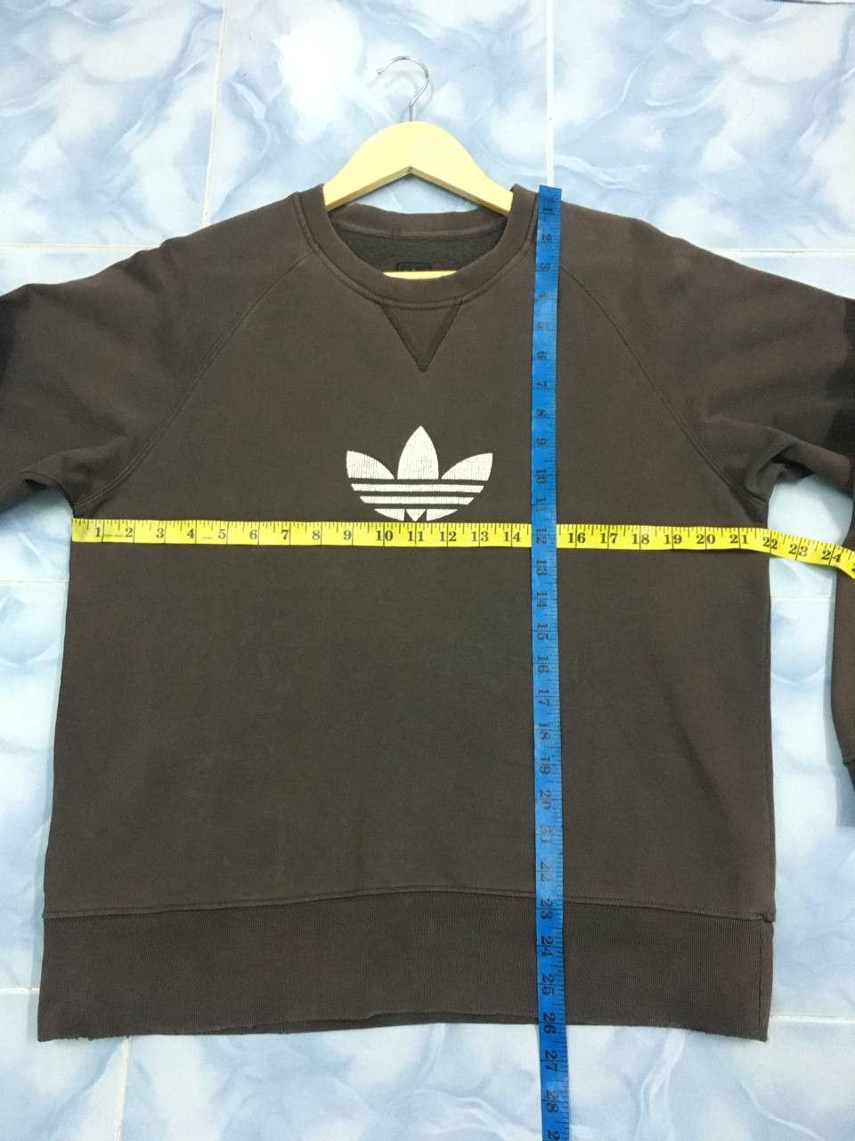 Adidas × Vintage Vintage Y2k Adidas Centre Big Logo Crewneck Sweatshirt Size US L / EU 52-54 / 3 - 13 Thumbnail