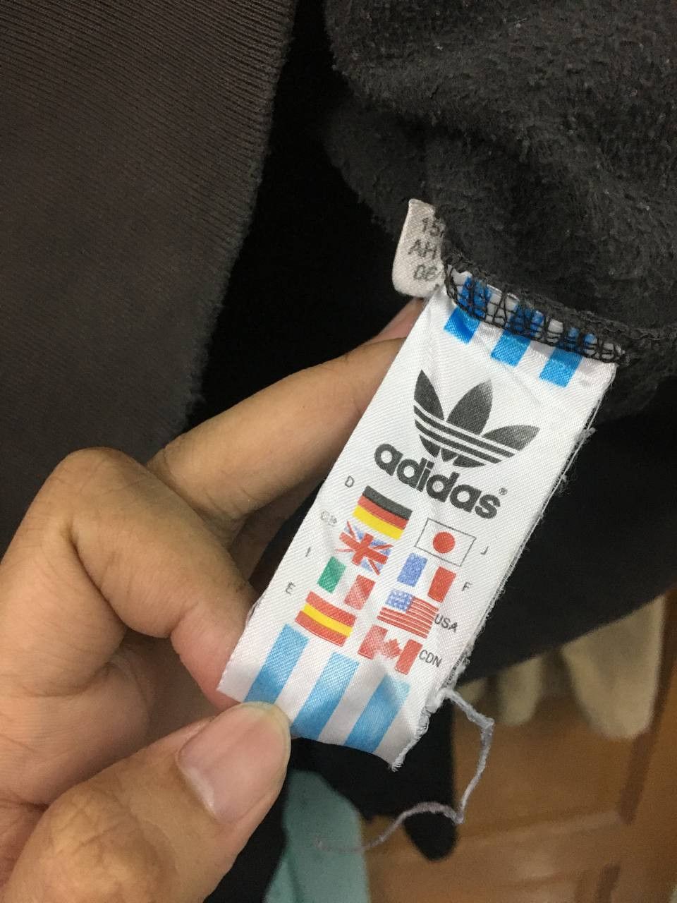 Adidas × Vintage Vintage Y2k Adidas Centre Big Logo Crewneck Sweatshirt Size US L / EU 52-54 / 3 - 8 Thumbnail