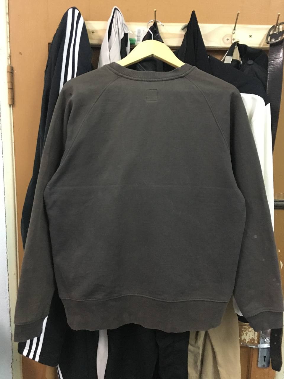 Adidas × Vintage Vintage Y2k Adidas Centre Big Logo Crewneck Sweatshirt Size US L / EU 52-54 / 3 - 11 Thumbnail
