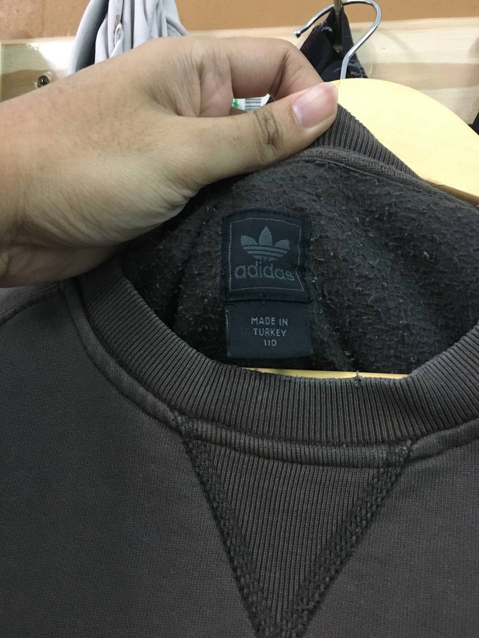 Adidas × Vintage Vintage Y2k Adidas Centre Big Logo Crewneck Sweatshirt Size US L / EU 52-54 / 3 - 7 Thumbnail