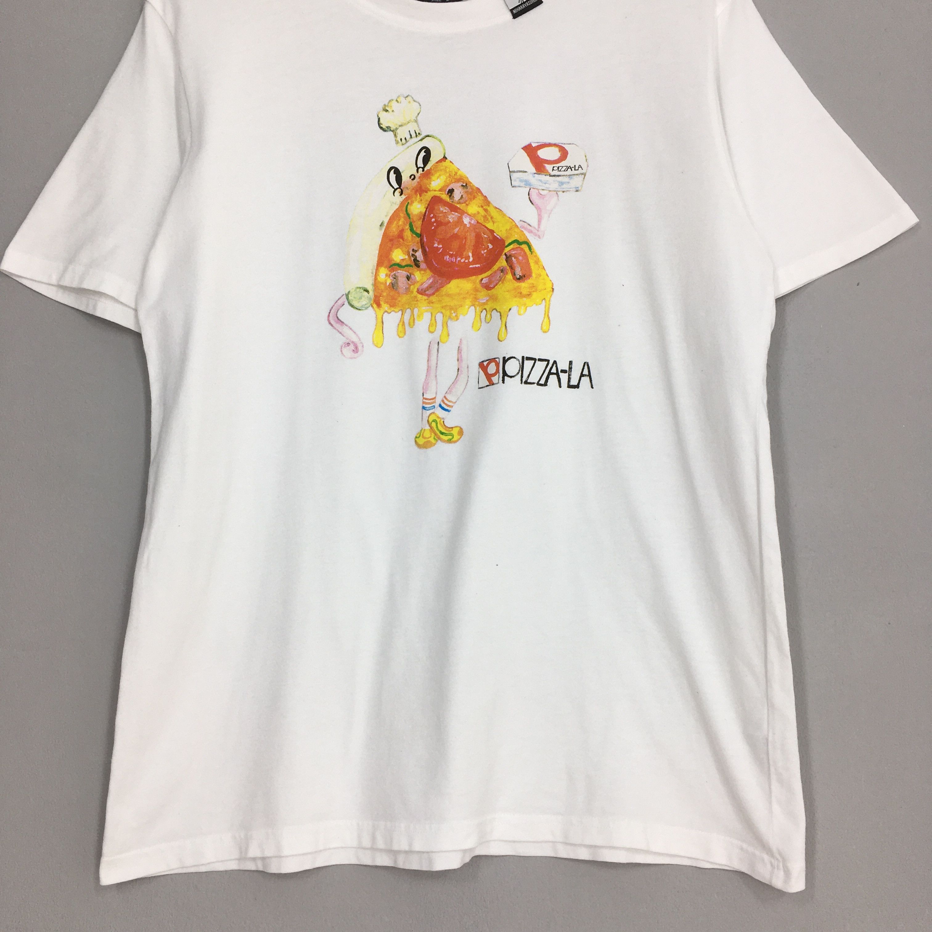 Japanese Brand × Maison MIHARA YASUHIRO × Vintage Mihara Yasuhiro Japanese Stylist Pizza-La Graphic Tshirt Size US L / EU 52-54 / 3 - 3 Thumbnail