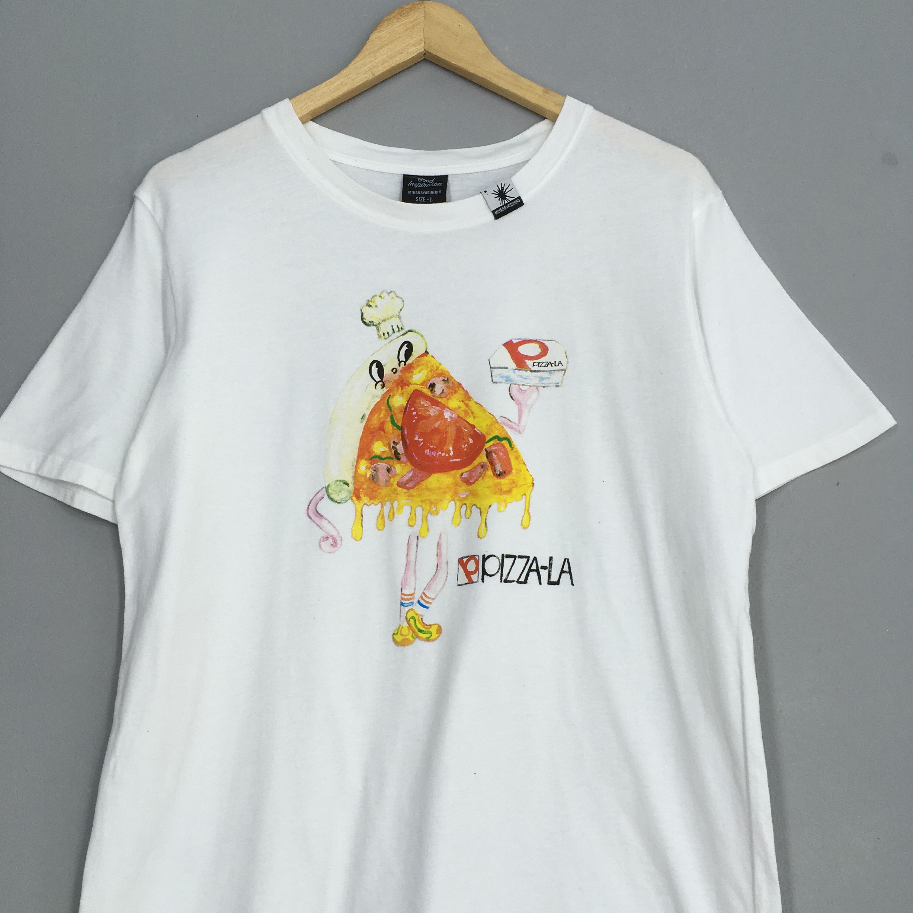 Japanese Brand × Maison MIHARA YASUHIRO × Vintage Mihara Yasuhiro Japanese Stylist Pizza-La Graphic Tshirt Size US L / EU 52-54 / 3 - 2 Thumbnail