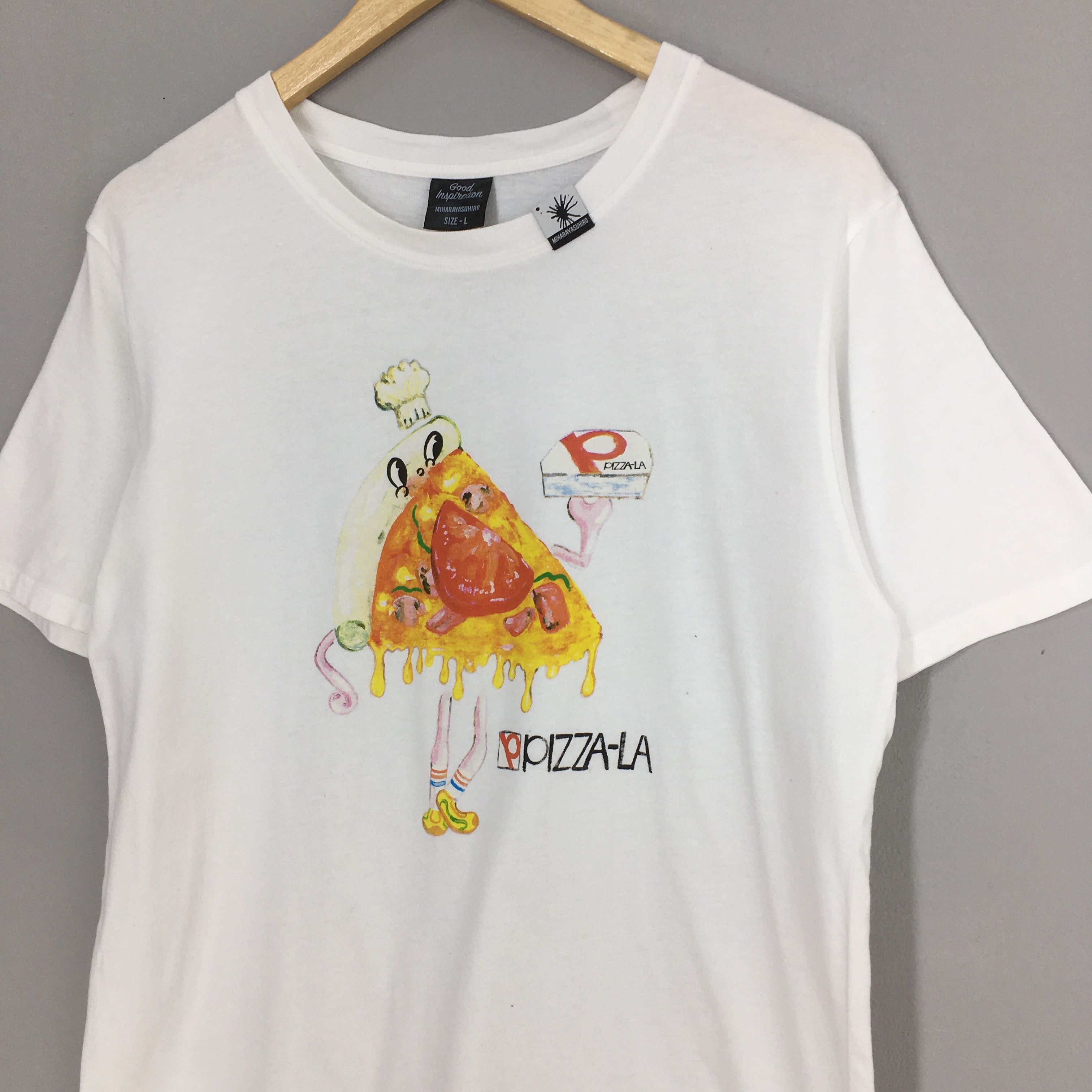 Japanese Brand × Maison MIHARA YASUHIRO × Vintage Mihara Yasuhiro Japanese Stylist Pizza-La Graphic Tshirt Size US L / EU 52-54 / 3 - 4 Thumbnail