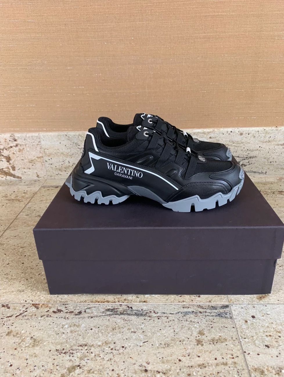 Valentino Leather Logo Trainer in Black Size US 7 / EU 40 - 6 Thumbnail