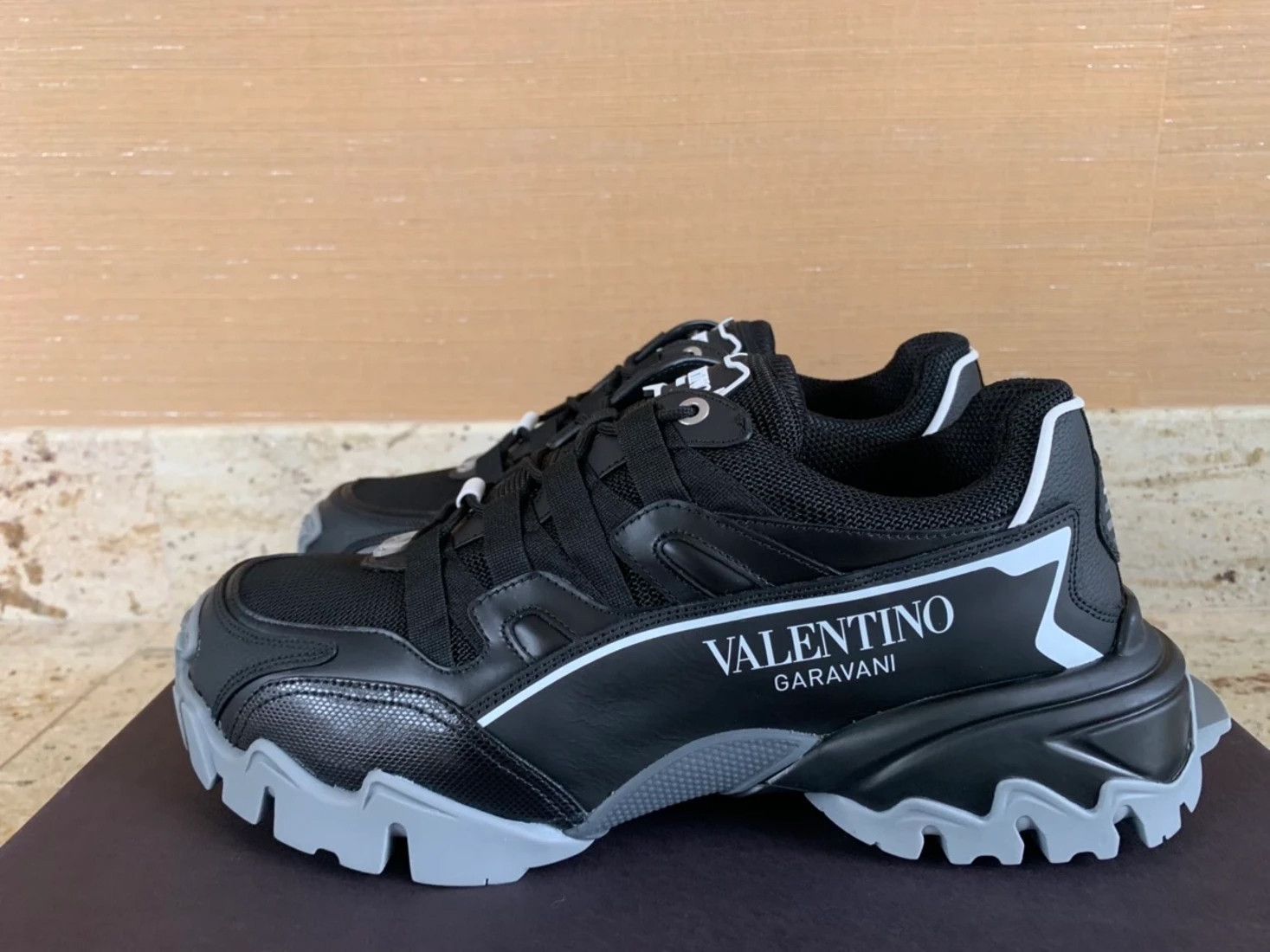 Valentino Leather Logo Trainer in Black Size US 7 / EU 40 - 4 Thumbnail