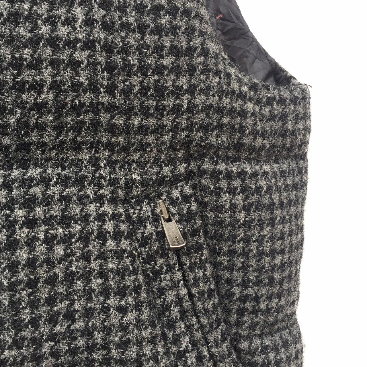 Edifice Japan × Harris Tweed harris tweed x edifice 100 years anniv puffer/down vest Size US M / EU 48-50 / 2 - 3 Thumbnail