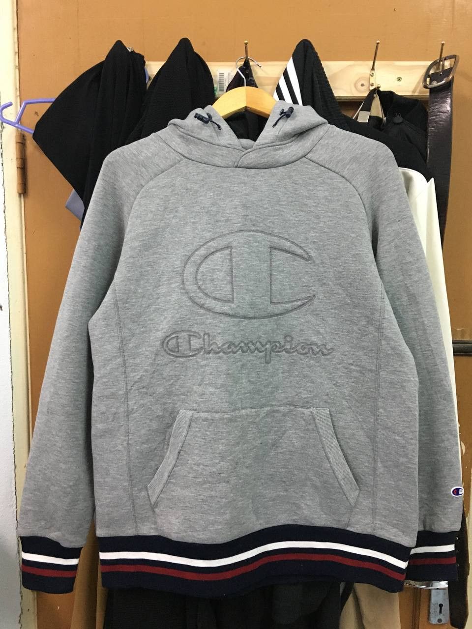 Champion × Vintage Vintage Champion Embroidered Big Logo Hoodie Size US L / EU 52-54 / 3 - 1 Thumbnail