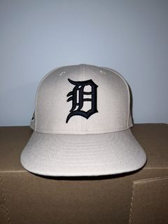 Detroit Tigers 2 Tone Chrome 12-99 Coked Out Tiger Hat (7 3/8)