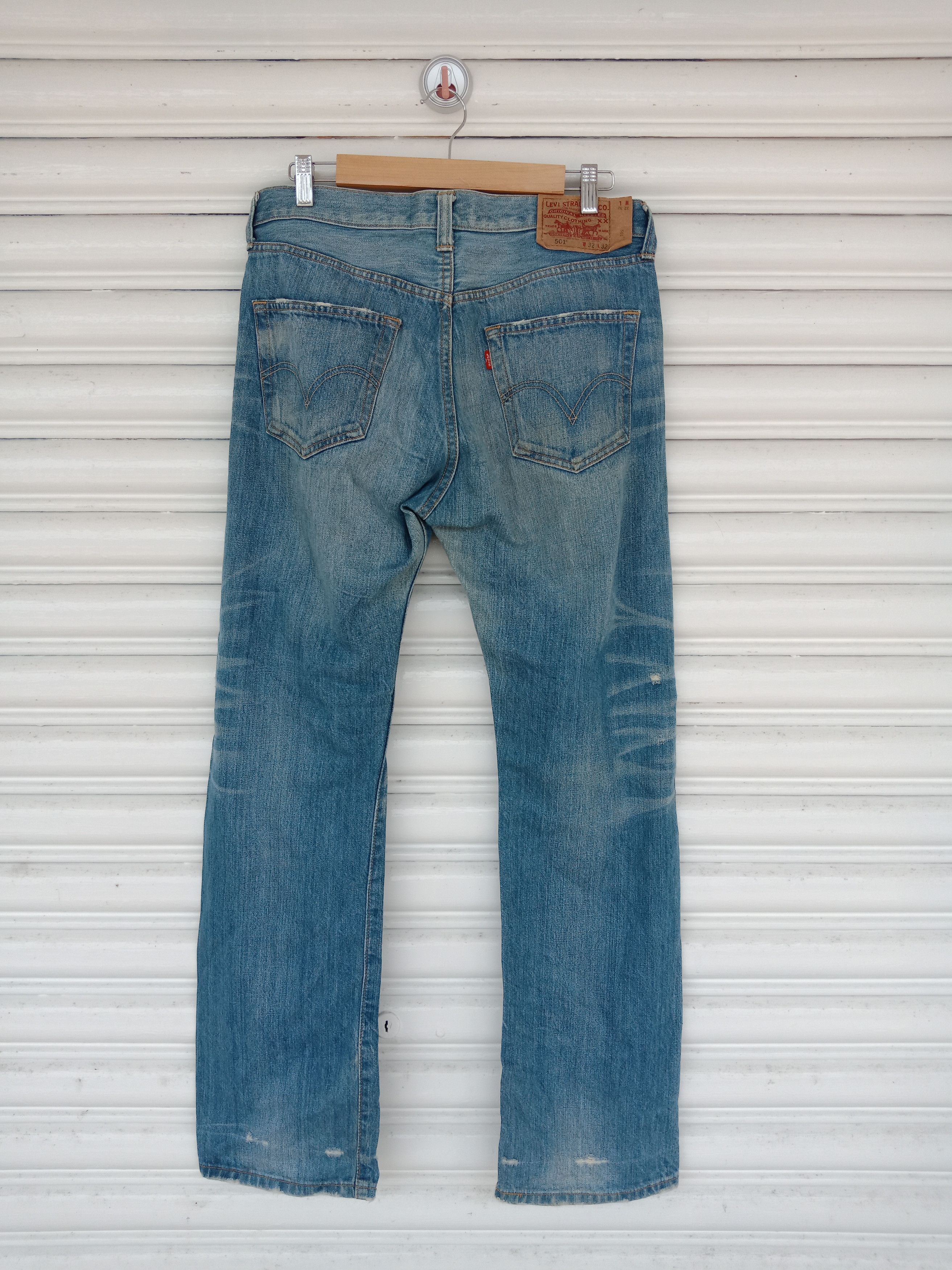 Levi's Levi's 501 Light Washed Distressed Size US 32 / EU 48 - 2 Thumbnail