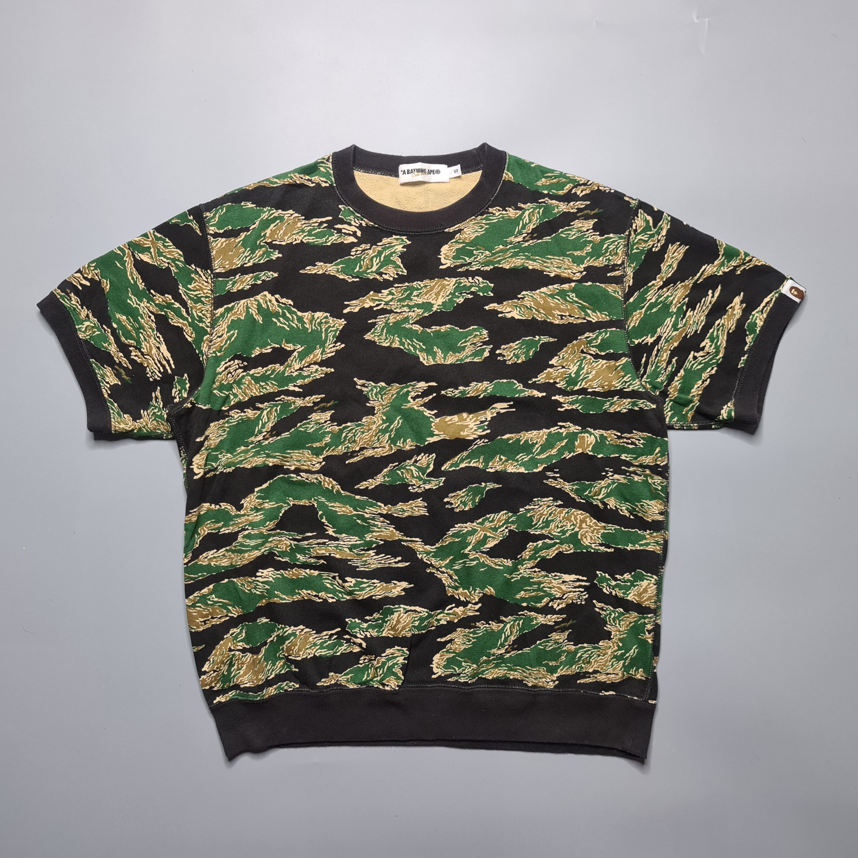 Bape × Nigo Bape - Bape Classics Tiger Camo S/S Sweatshirt Size US S / EU 44-46 / 1 - 1 Thumbnail