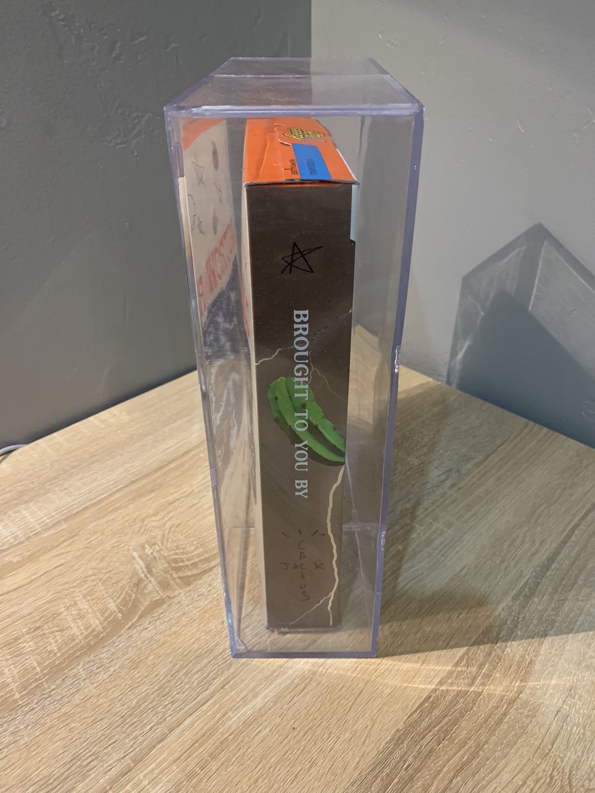 Travis Scott Travis Scott Limited Edition Reeses Puffs In Acrylic Case Size ONE SIZE - 4 Thumbnail