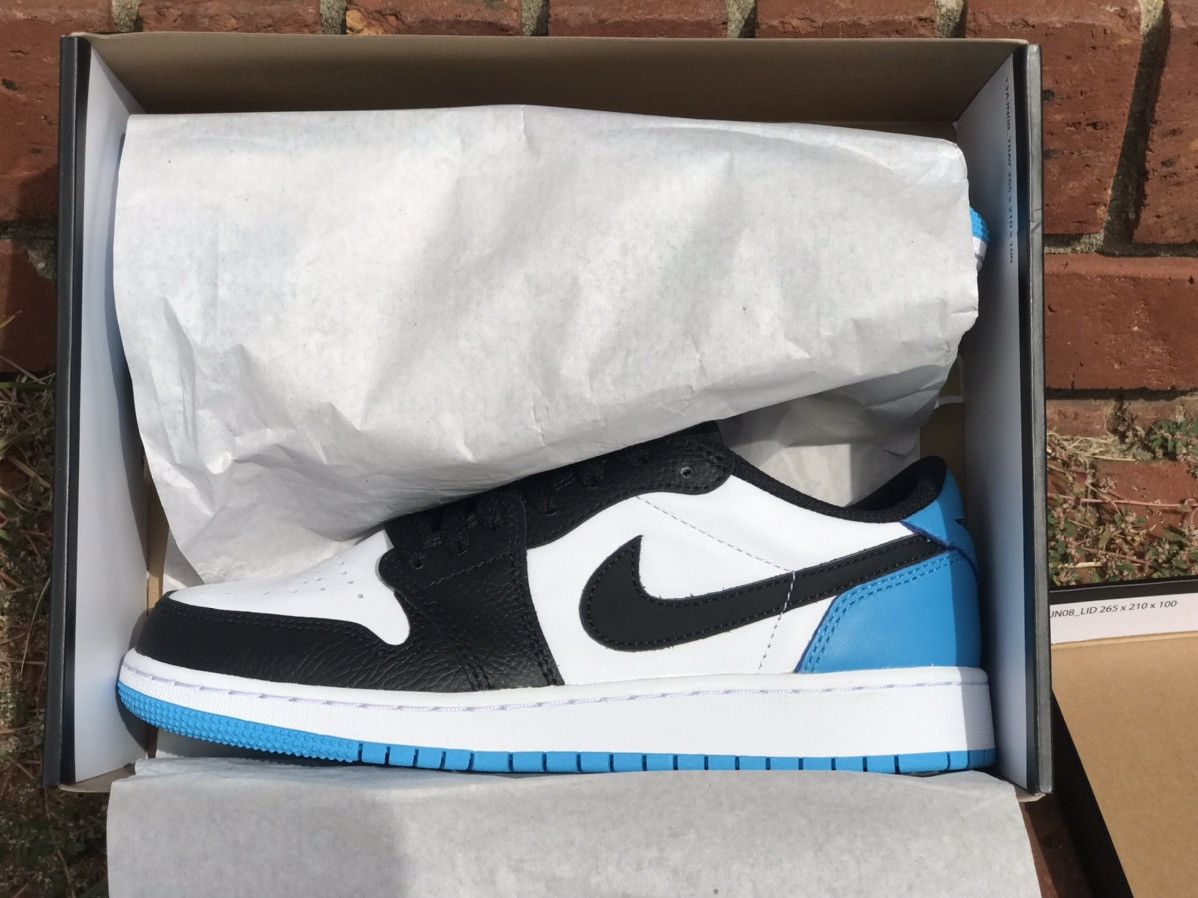 Jordan Brand Air Jordan 1 Low OG UNC Black Powder Blue GS Size 6Y 7.5 Wmn Size US 7.5 / IT 37.5 - 9 Thumbnail