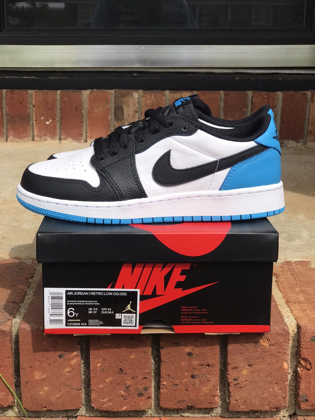 Jordan Brand Air Jordan 1 Low OG UNC Black Powder Blue GS Size 6Y 7.5 Wmn Size US 7.5 / IT 37.5 - 2 Thumbnail
