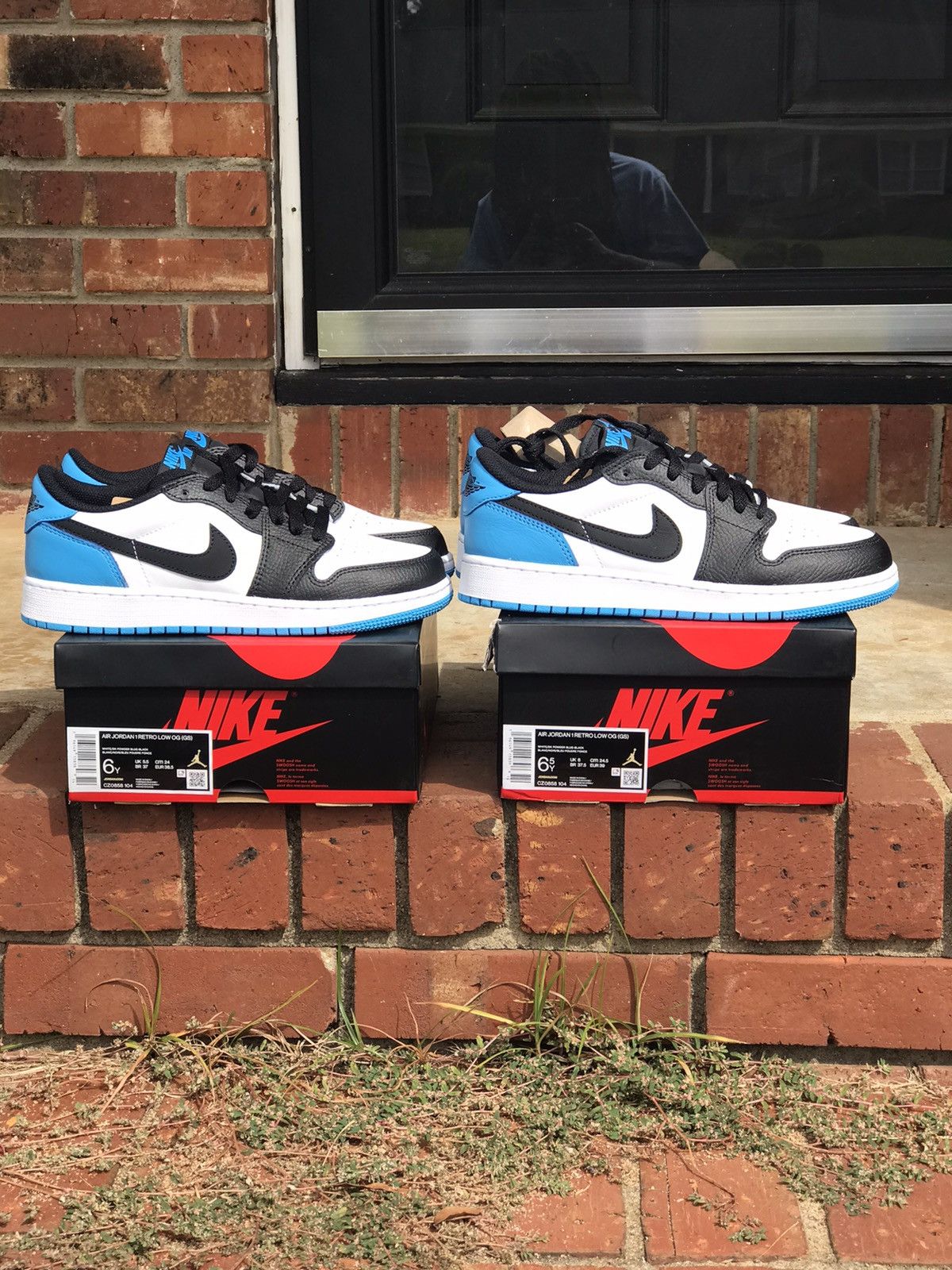 Jordan Brand Air Jordan 1 Low OG UNC Black Powder Blue GS Size 6Y 7.5 Wmn Size US 7.5 / IT 37.5 - 10 Thumbnail
