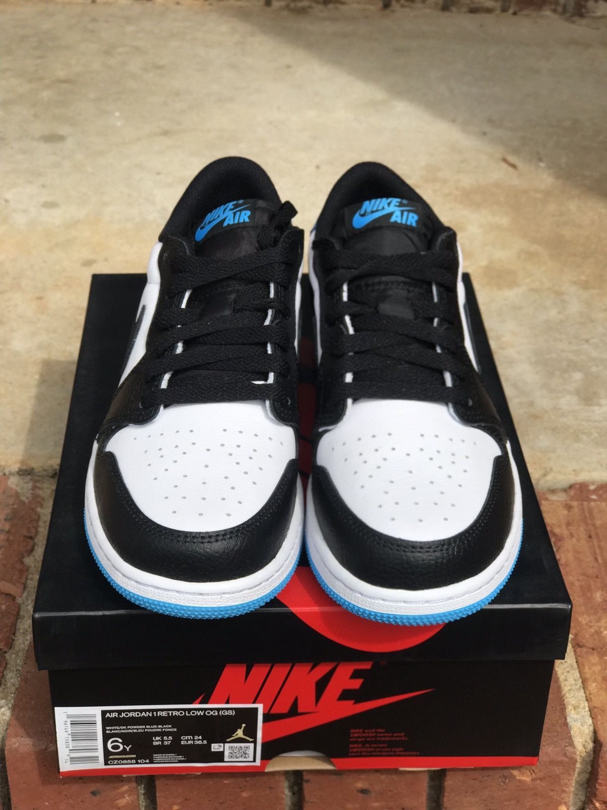 Jordan Brand Air Jordan 1 Low OG UNC Black Powder Blue GS Size 6Y 7.5 Wmn Size US 7.5 / IT 37.5 - 3 Thumbnail