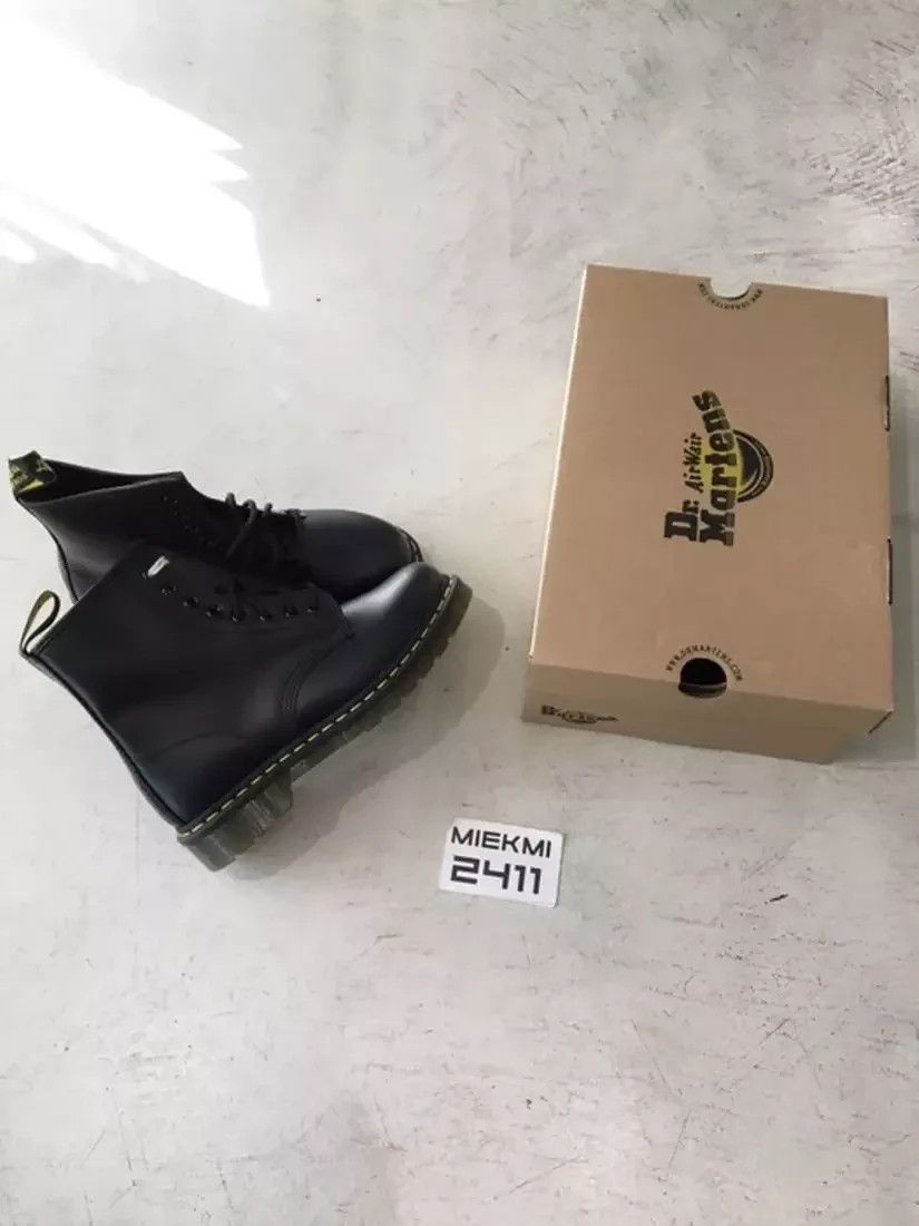 Dr. Martens Dr. Martens 1460 Black Smooth 11822006 US 9 Size US 9 / EU 42 - 3 Thumbnail