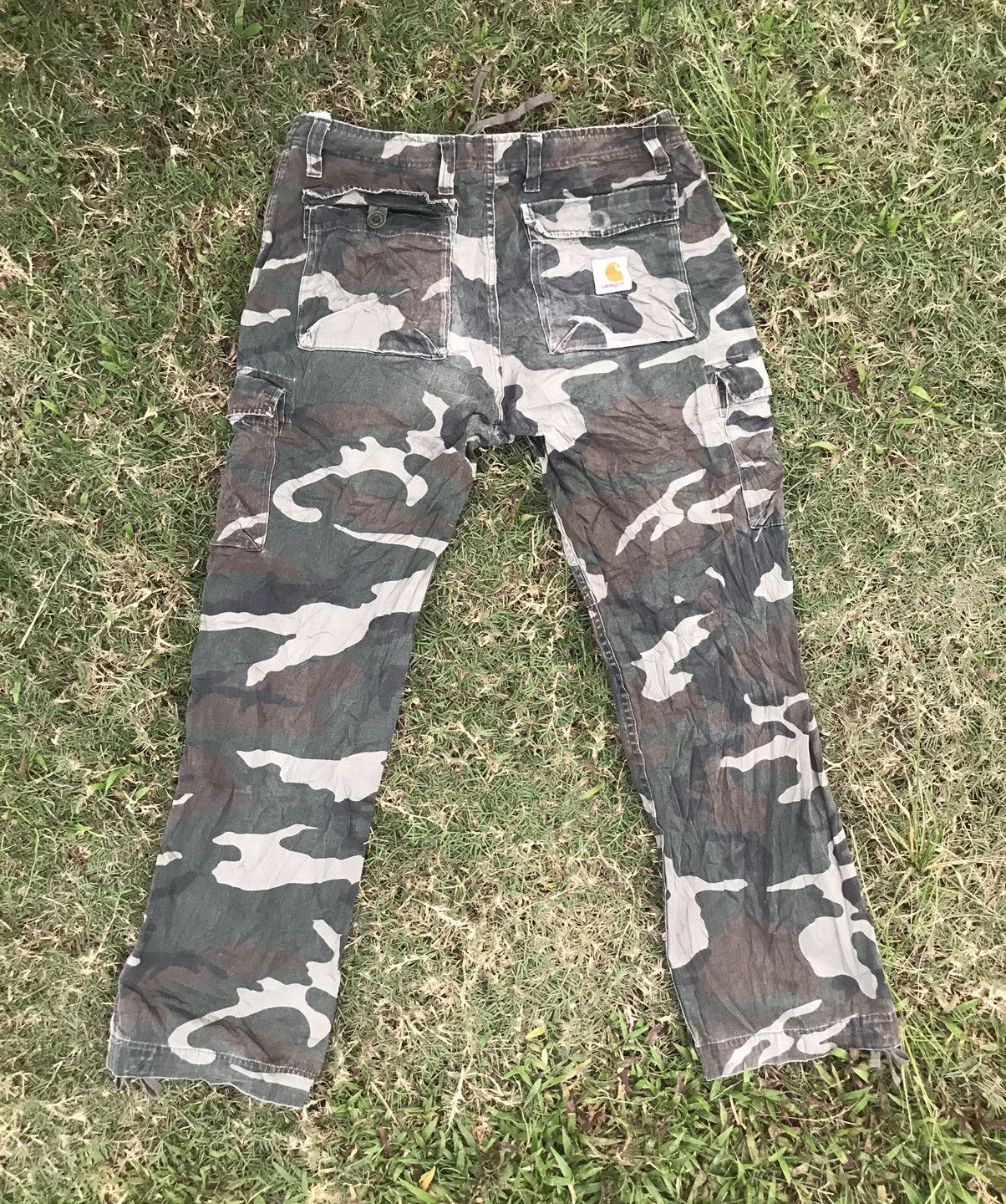 Carhartt 🔥BEST OFFER 🔥Carhartt distressed cargo pants Size US 34 / EU 50 - 2 Thumbnail