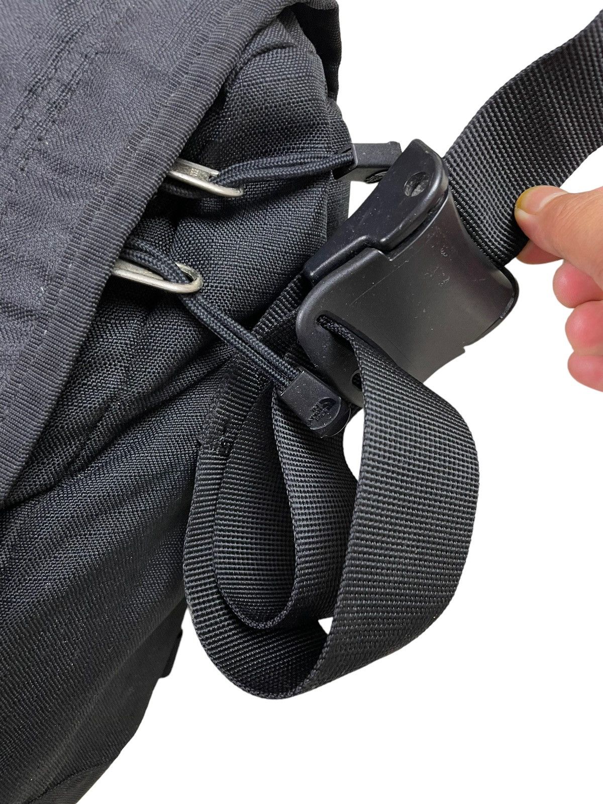 The North Face TNF Base Camp Messenger Backpack Black Sling Crossbody Bag Size ONE SIZE - 3 Thumbnail