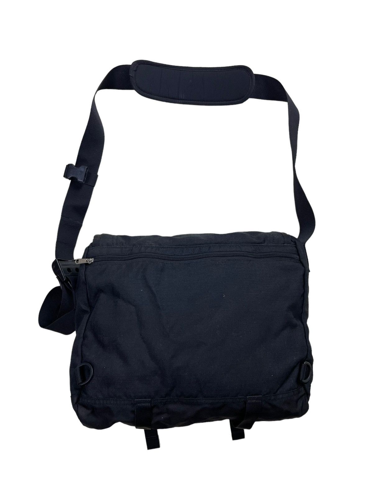 The North Face TNF Base Camp Messenger Backpack Black Sling Crossbody Bag Size ONE SIZE - 6 Thumbnail