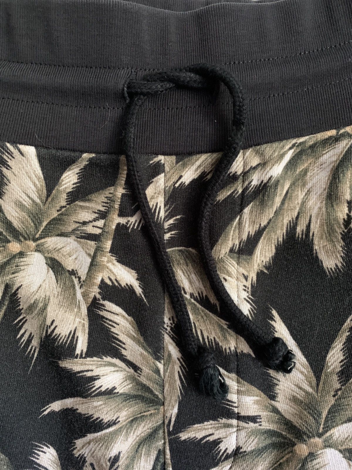 Dries Van Noten Palm print sweatshortpants Size US 34 / EU 50 - 6 Thumbnail