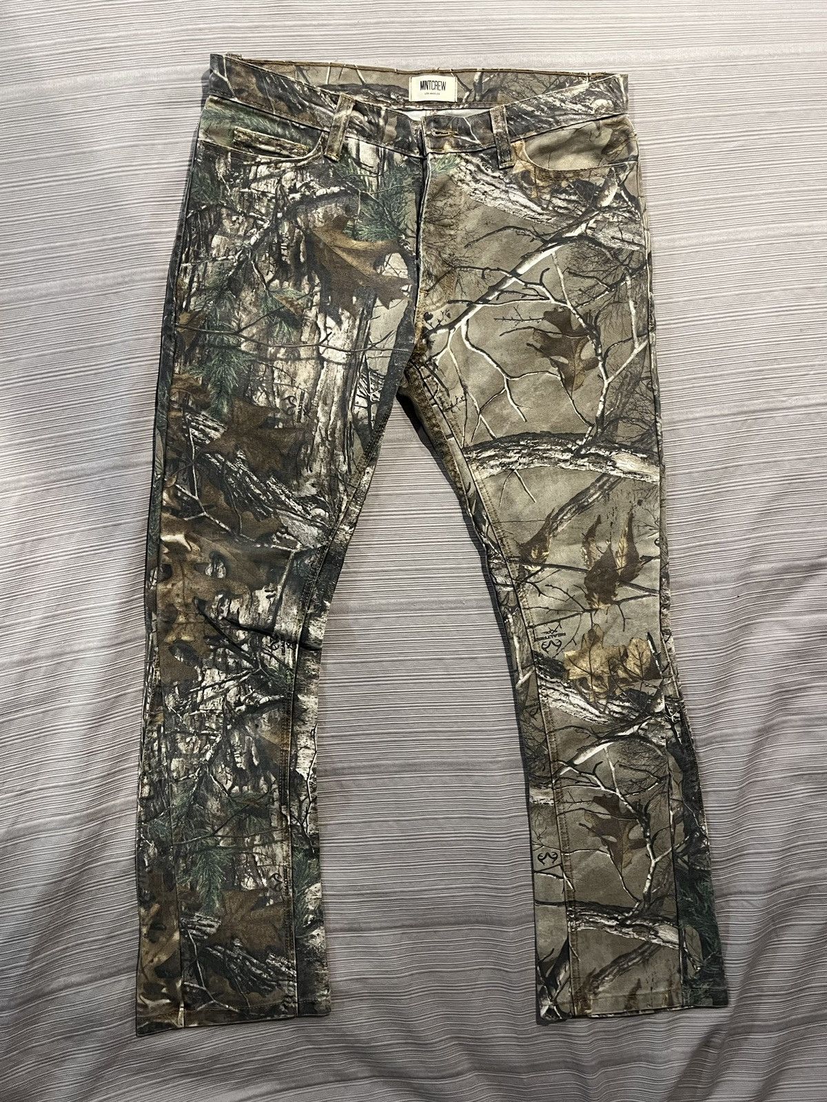 Mintcrew Mintcrew Camo flare denim Size US 32 / EU 48 - 1 Thumbnail