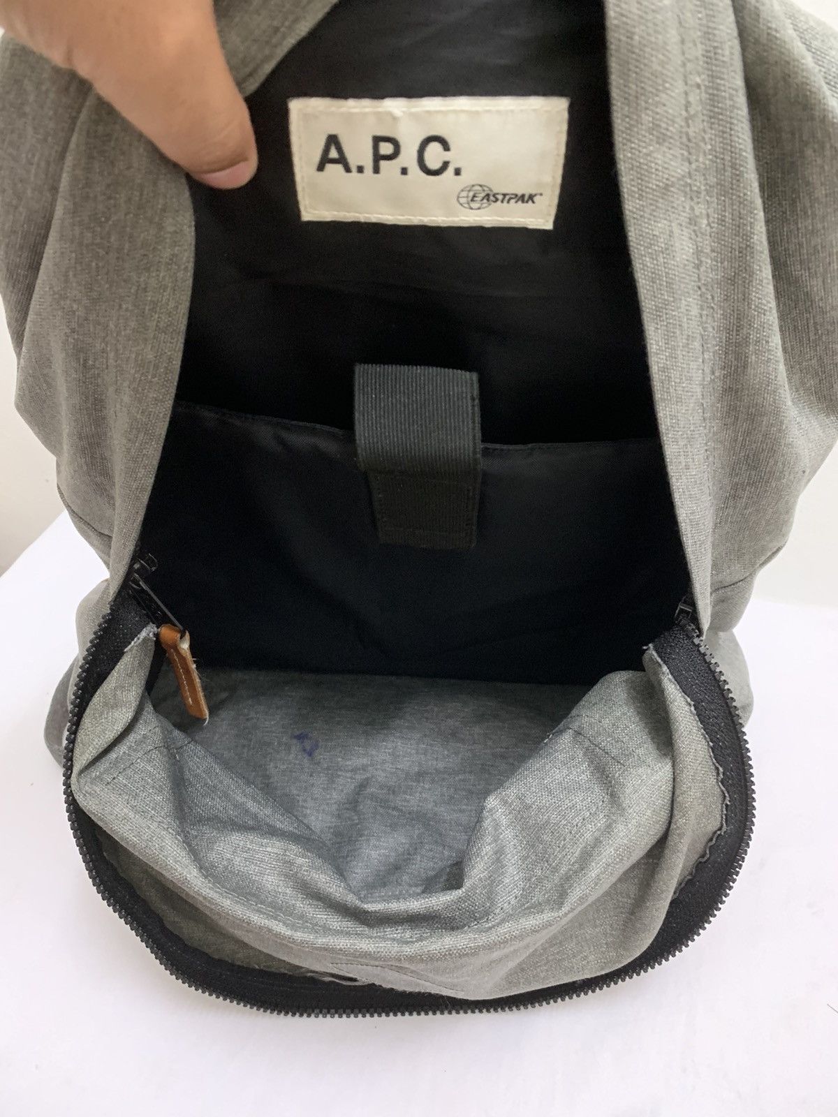 ❤️‍🔥SENDOFFERS❤️‍🔥 x Eastpack Bagpack APC