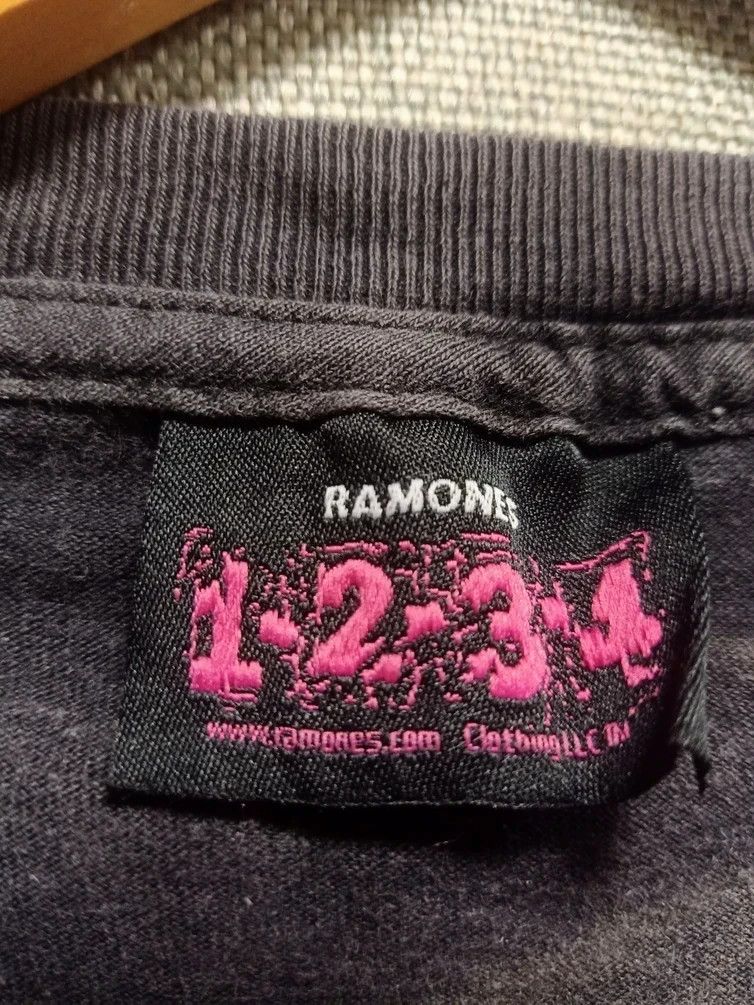 Band Tees t shirt band ramones beat on the brat/punk rock Size US S / EU 44-46 / 1 - 4 Thumbnail