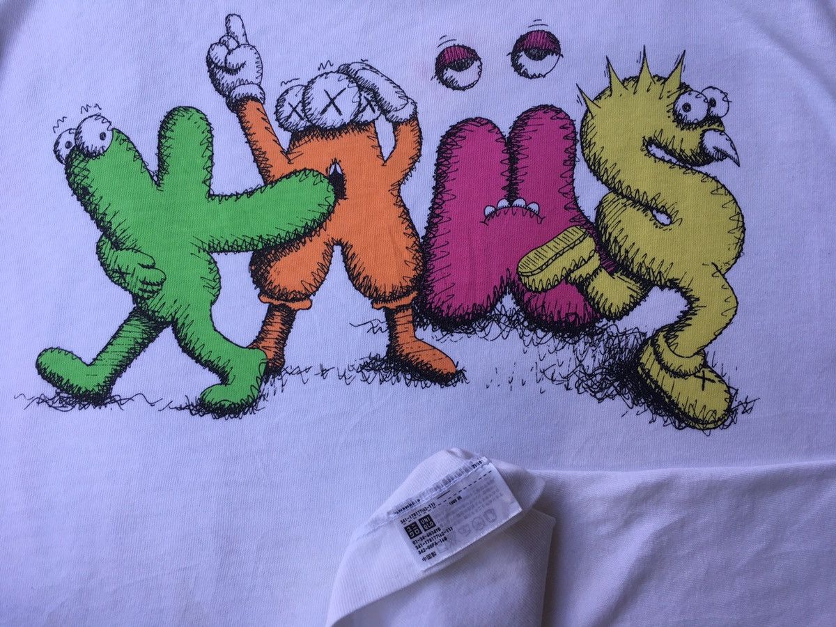 Kaws × Uniqlo Rare Kaws x Uniqlo White Dancing Letters Graphic T shirt Size US M / EU 48-50 / 2 - 10 Thumbnail