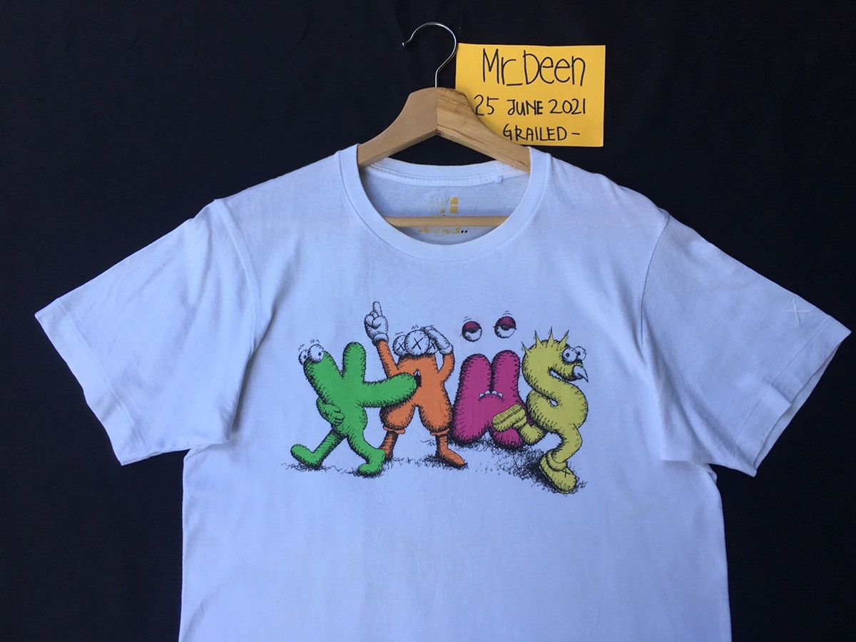 kaws x uniqlo ut graphic t shirt white