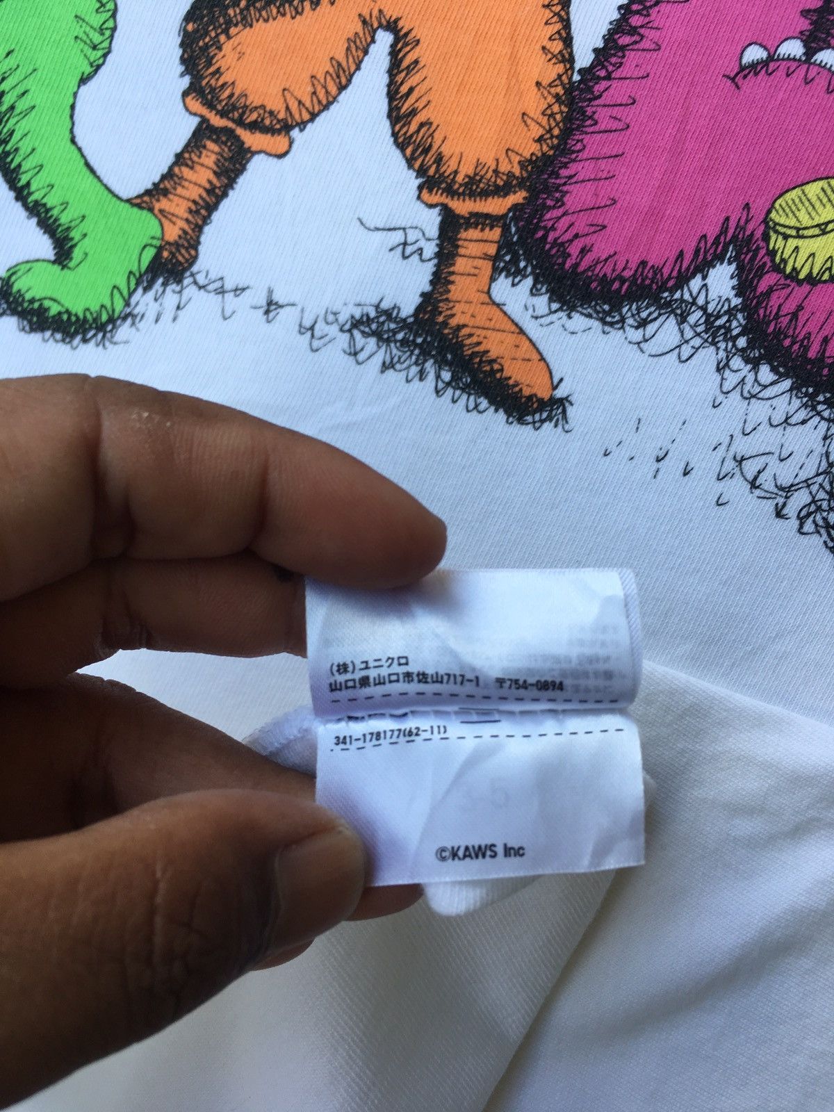 Kaws × Uniqlo Rare Kaws x Uniqlo White Dancing Letters Graphic T shirt Size US M / EU 48-50 / 2 - 12 Thumbnail