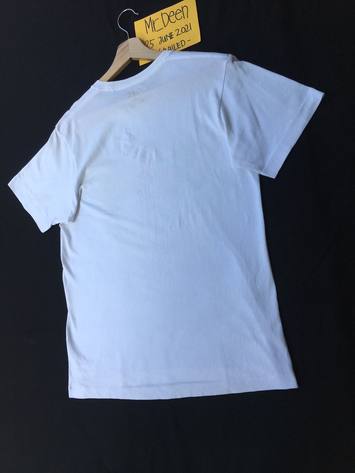 Kaws × Uniqlo Rare Kaws x Uniqlo White Dancing Letters Graphic T shirt Size US M / EU 48-50 / 2 - 15 Thumbnail