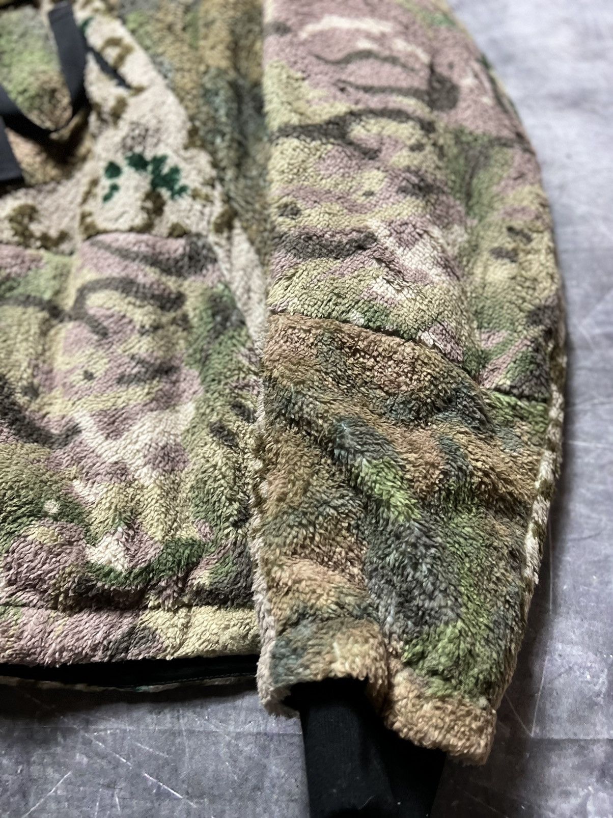1017 ALYX 9SM 1017 ALYX 9SM Camo Asymmetrical Polar Myles Fleece *GRAIL* Size US L / EU 52-54 / 3 - 5 Thumbnail