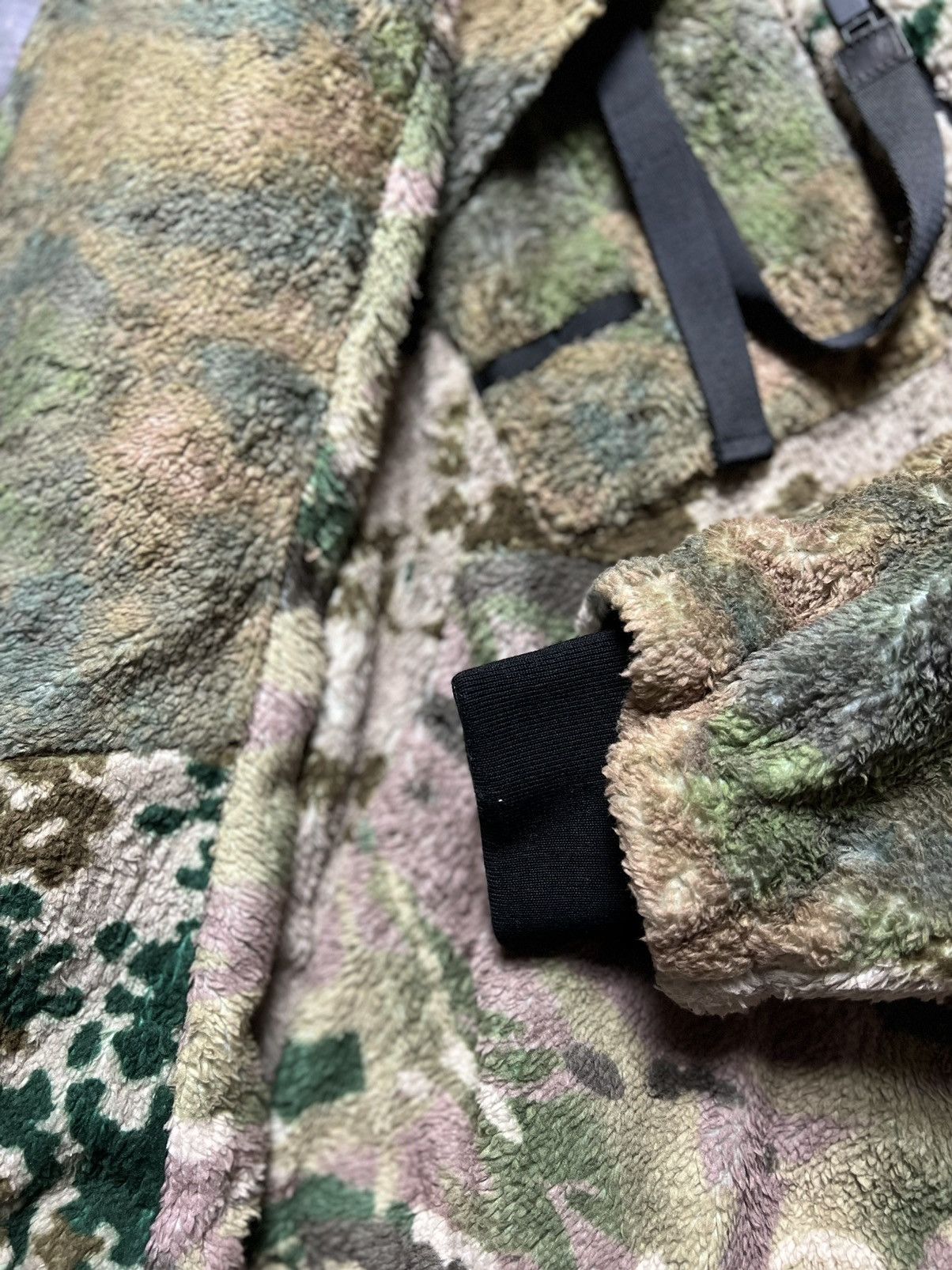 1017 ALYX 9SM 1017 ALYX 9SM Camo Asymmetrical Polar Myles Fleece *GRAIL* Size US L / EU 52-54 / 3 - 9 Thumbnail