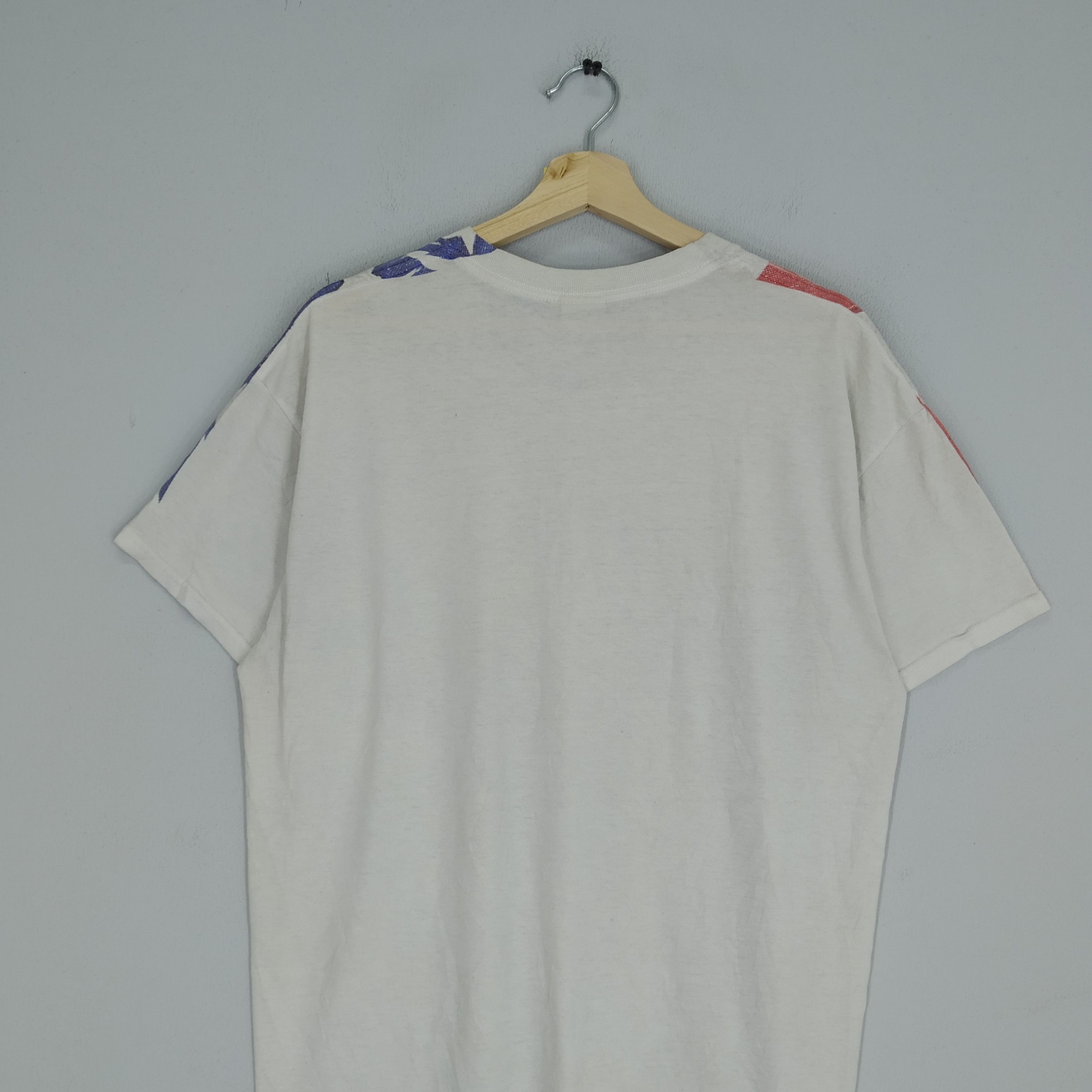 Jimi Hendrix Vintage Y2K Jimi Hendrix American Guitarist Rock Music Size US L / EU 52-54 / 3 - 4 Thumbnail