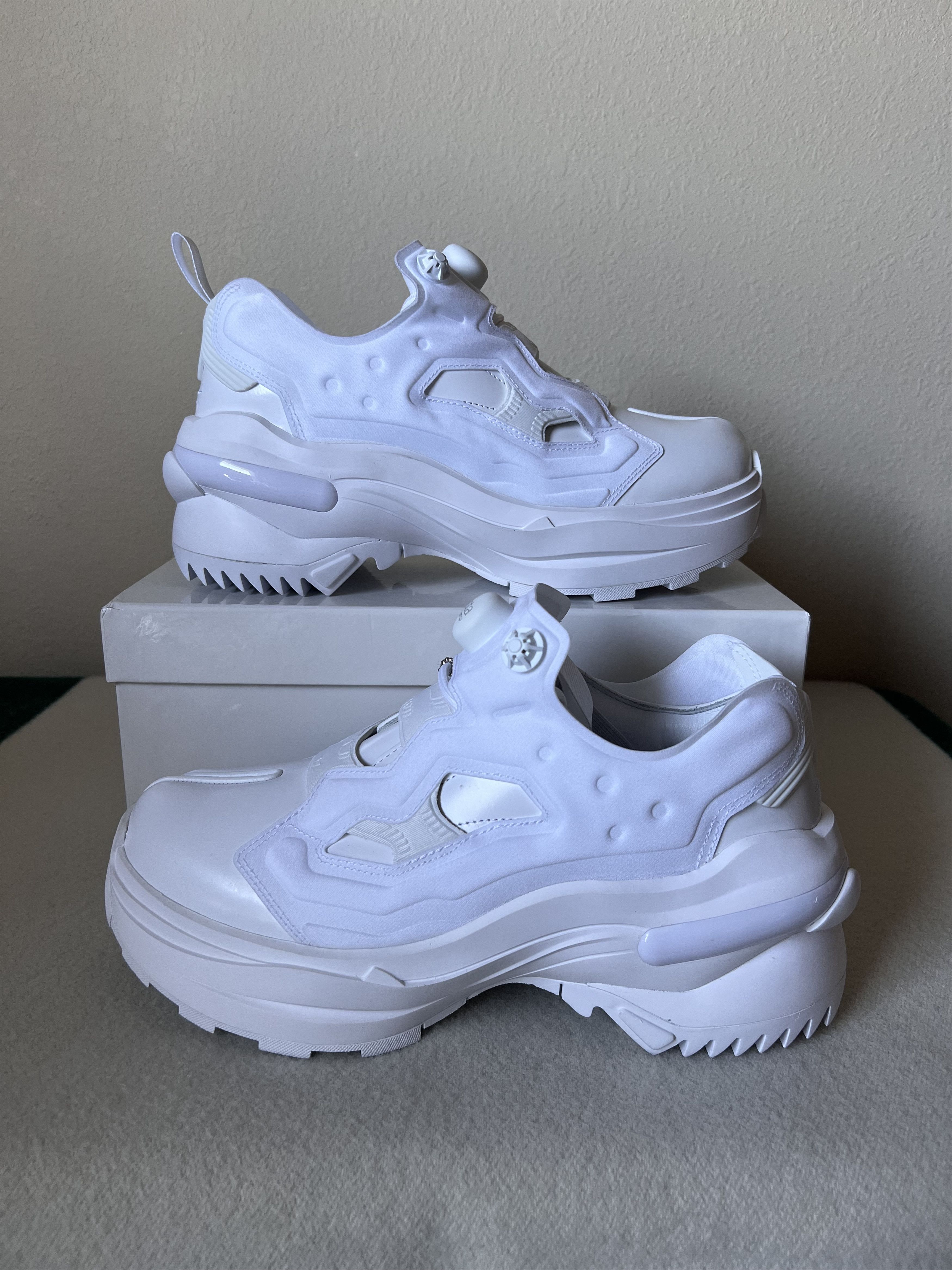 Maison Margiela × Reebok Maison Margiela Reebok Instapump Fury Low Tabi Sneakers Size US 9 / EU 42 - 2 Thumbnail