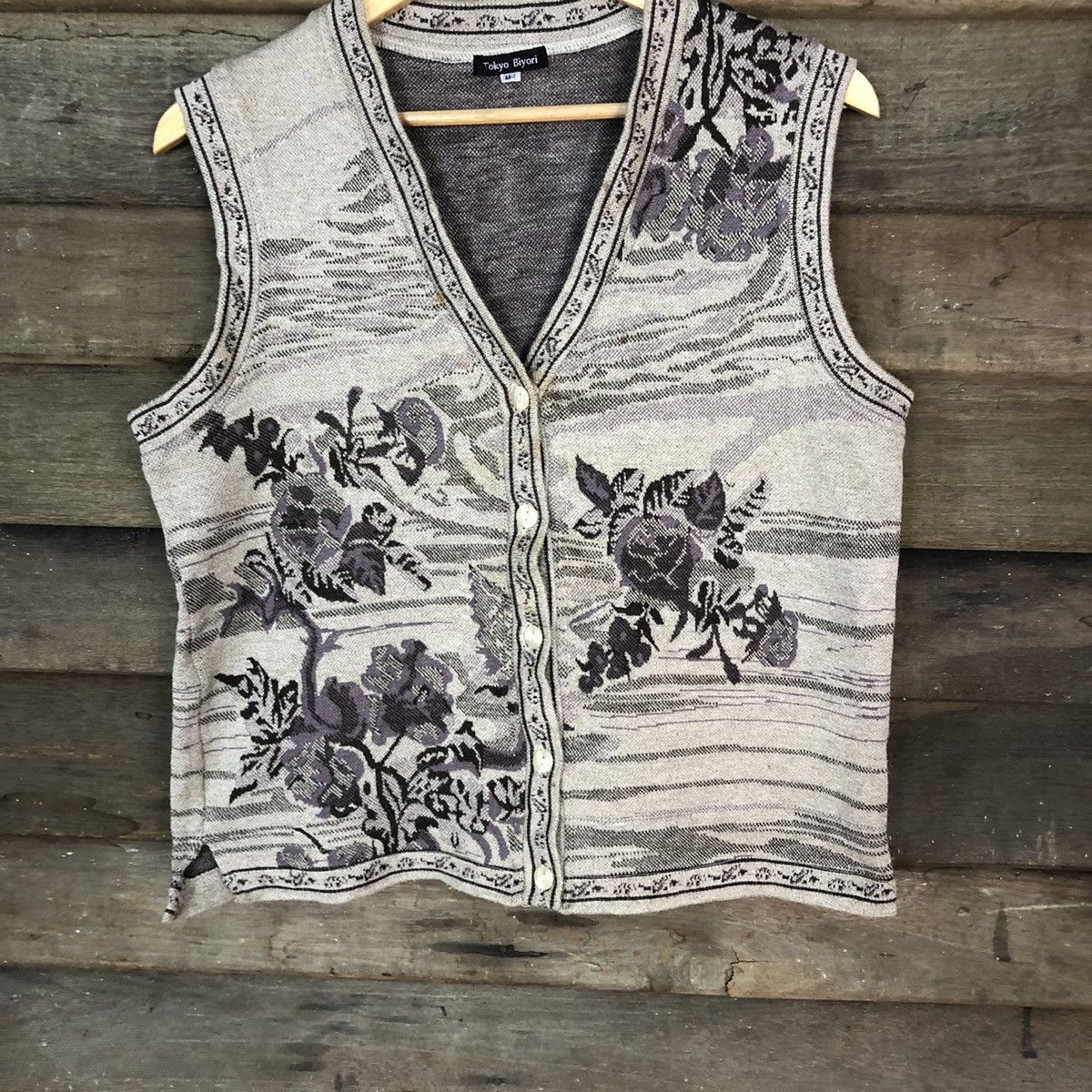 Vintage DL Tokyo Biyari Brown art japan Vest knitwear #6814 Size US M / EU 48-50 / 2 - 3 Thumbnail