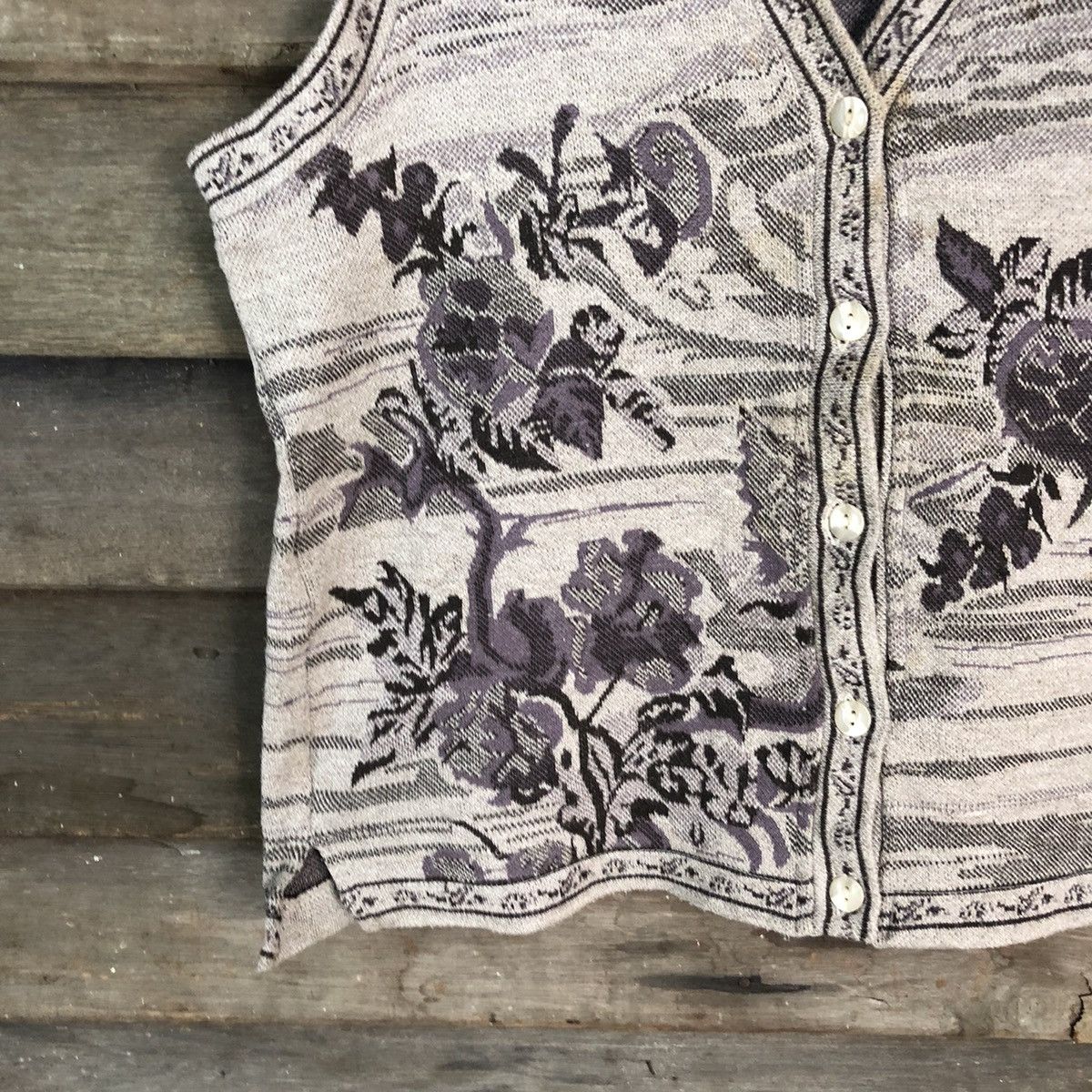 Vintage DL Tokyo Biyari Brown art japan Vest knitwear #6814 Size US M / EU 48-50 / 2 - 4 Thumbnail